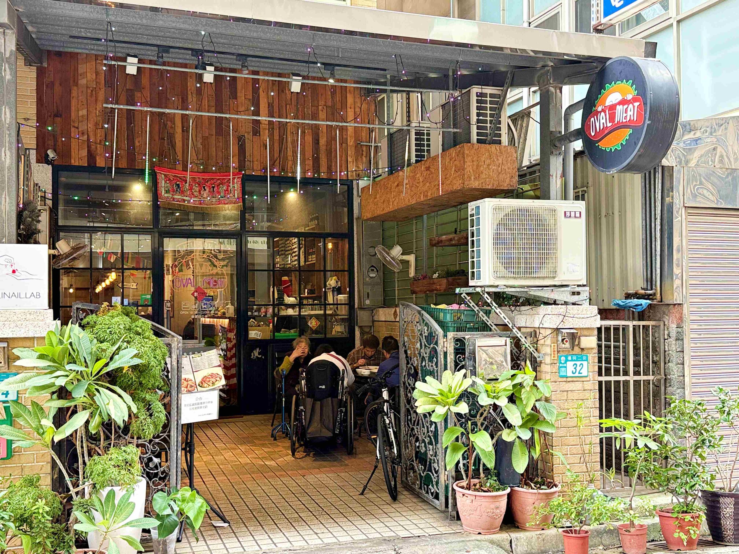 【泰山美食】Oval meat 美式餐廳，炸雞、早午餐全部好吃推薦！(菜單) @趙先生吃飯