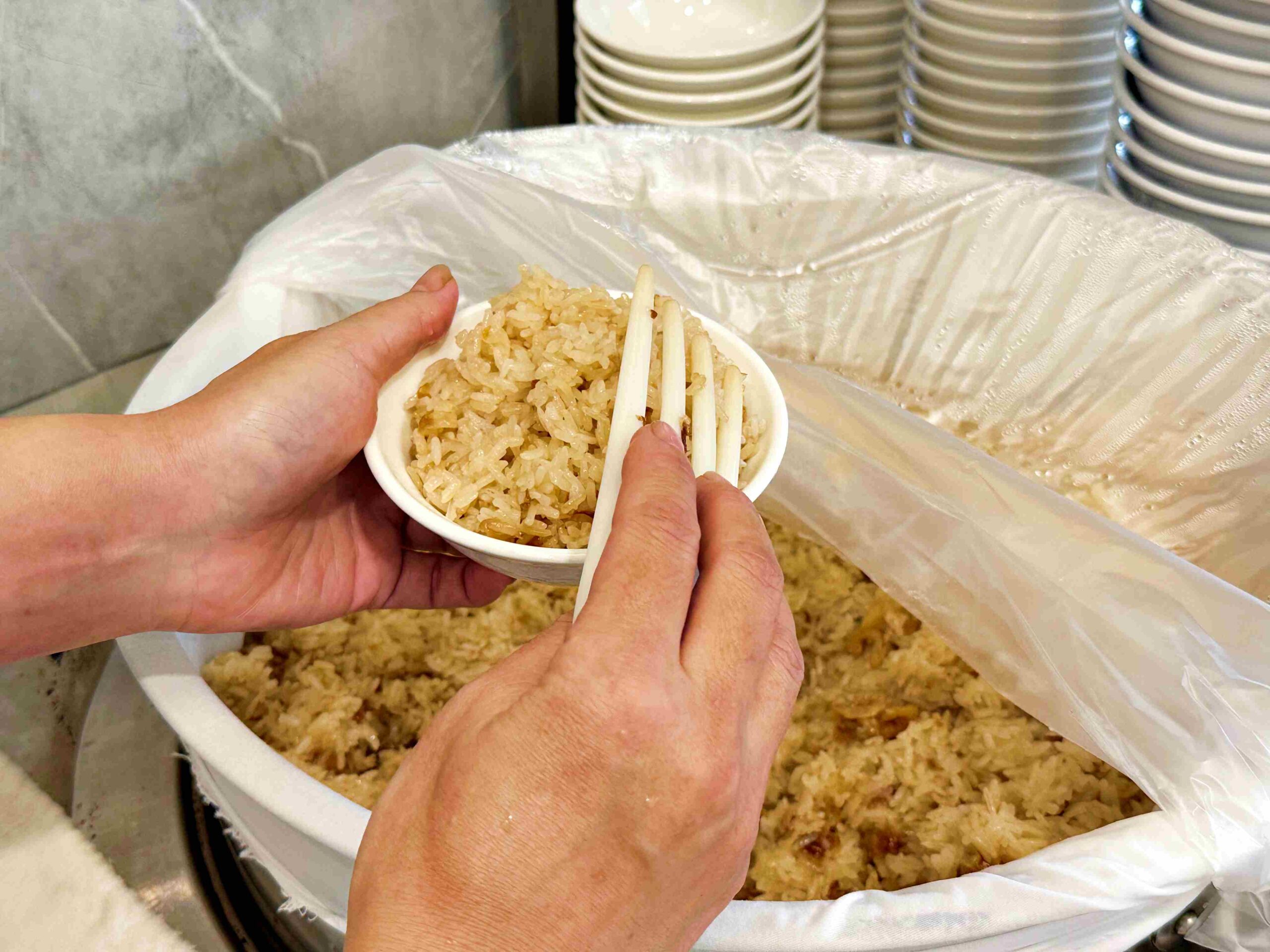 【新莊美食】肉總裁油飯肉羹，古早味必吃，油飯清爽不膩、肉羹湯超順口推薦！(菜單) @趙先生吃飯