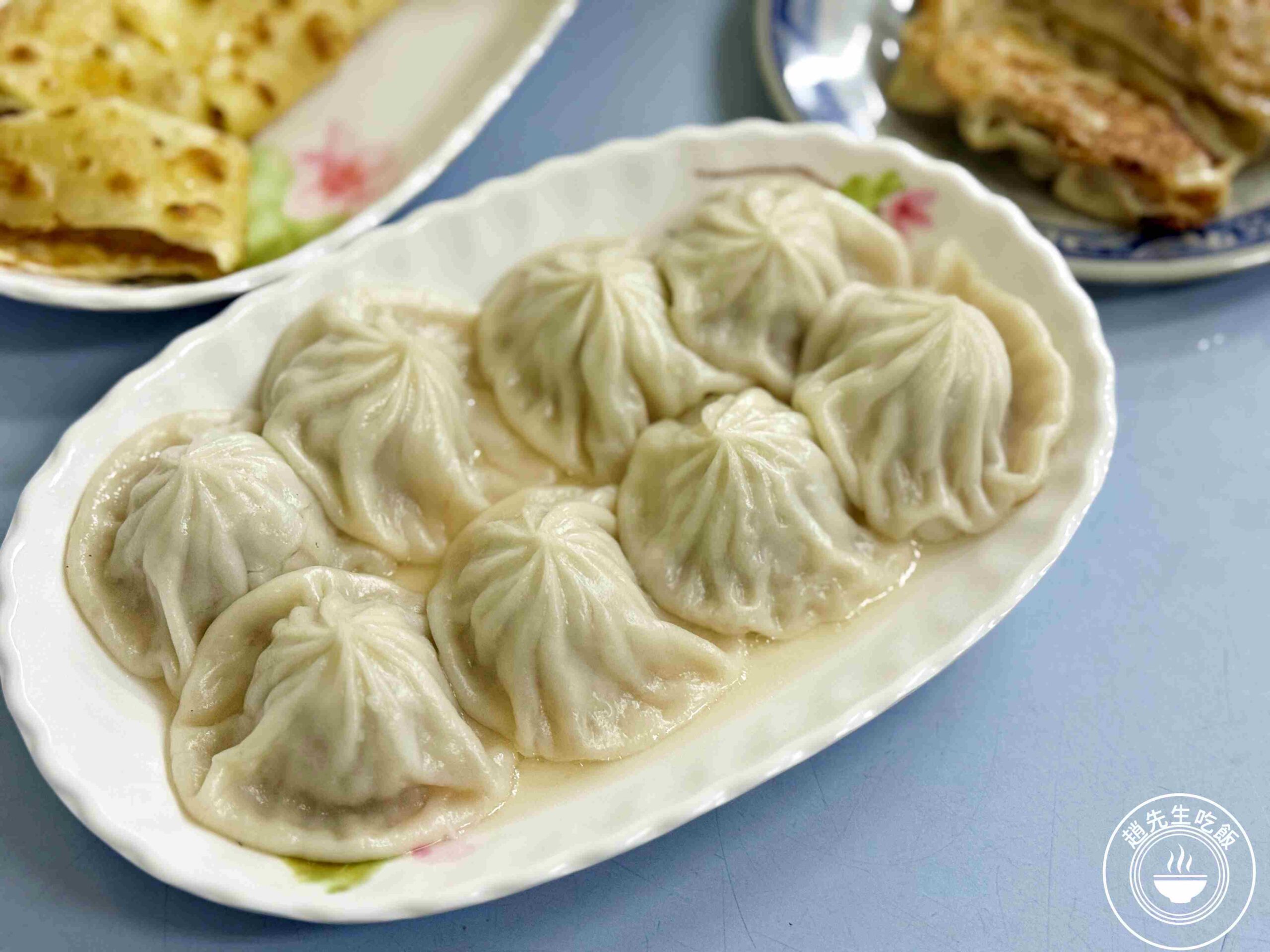 【新莊美食】永和豆漿 宵夜 早點，超越阜杭豆漿，推薦點燒餅、蛋餅和小籠包(菜單) @趙先生吃飯