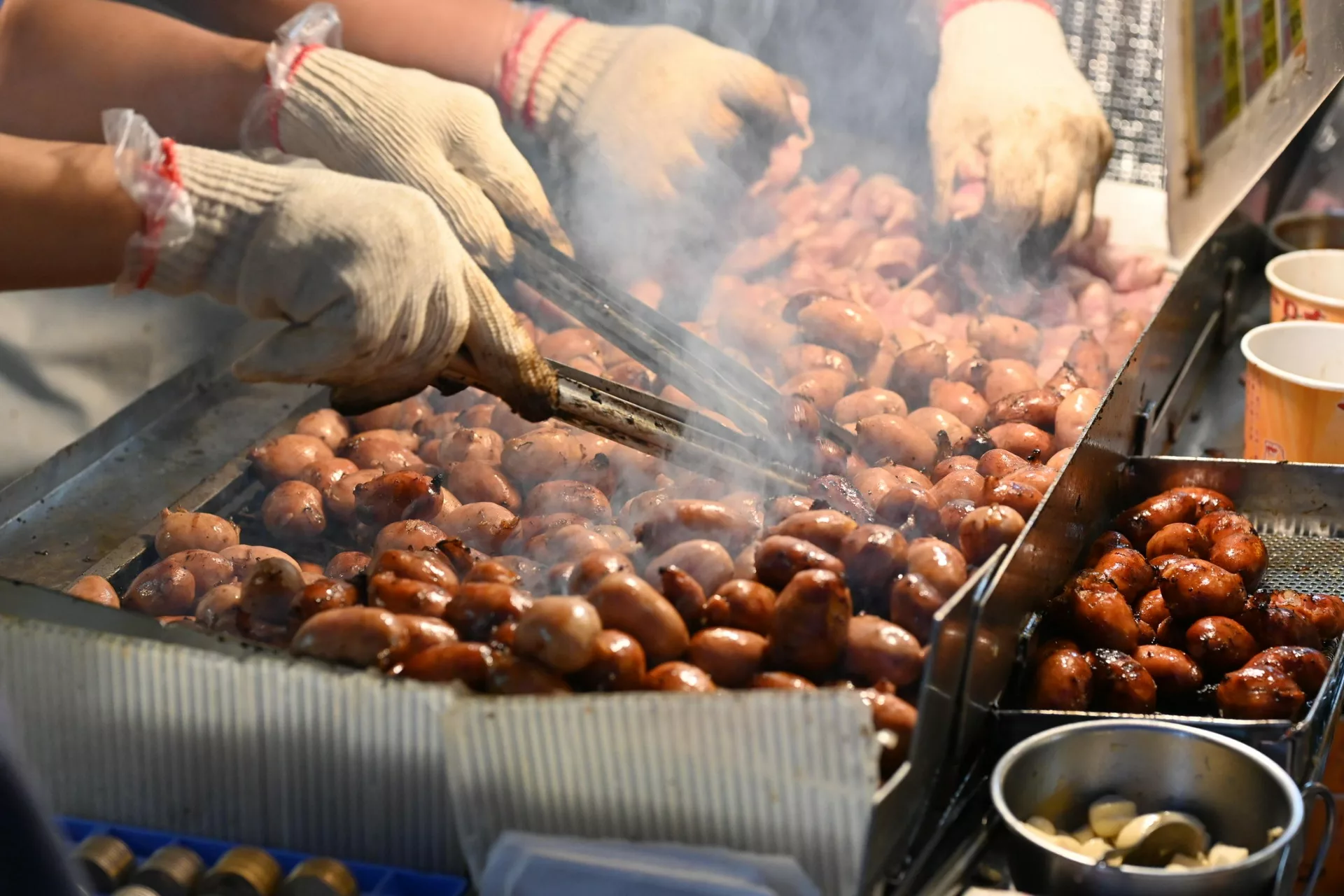 【基隆美食】世盛一口吃香腸，基隆廟口必吃炭烤香腸推薦(菜單) @趙先生吃飯