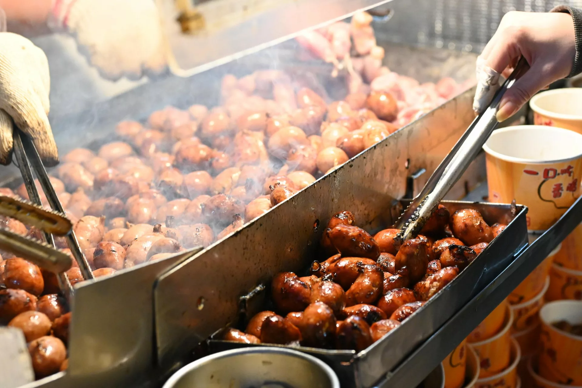 【基隆美食】世盛一口吃香腸，基隆廟口必吃炭烤香腸推薦(菜單) @趙先生吃飯