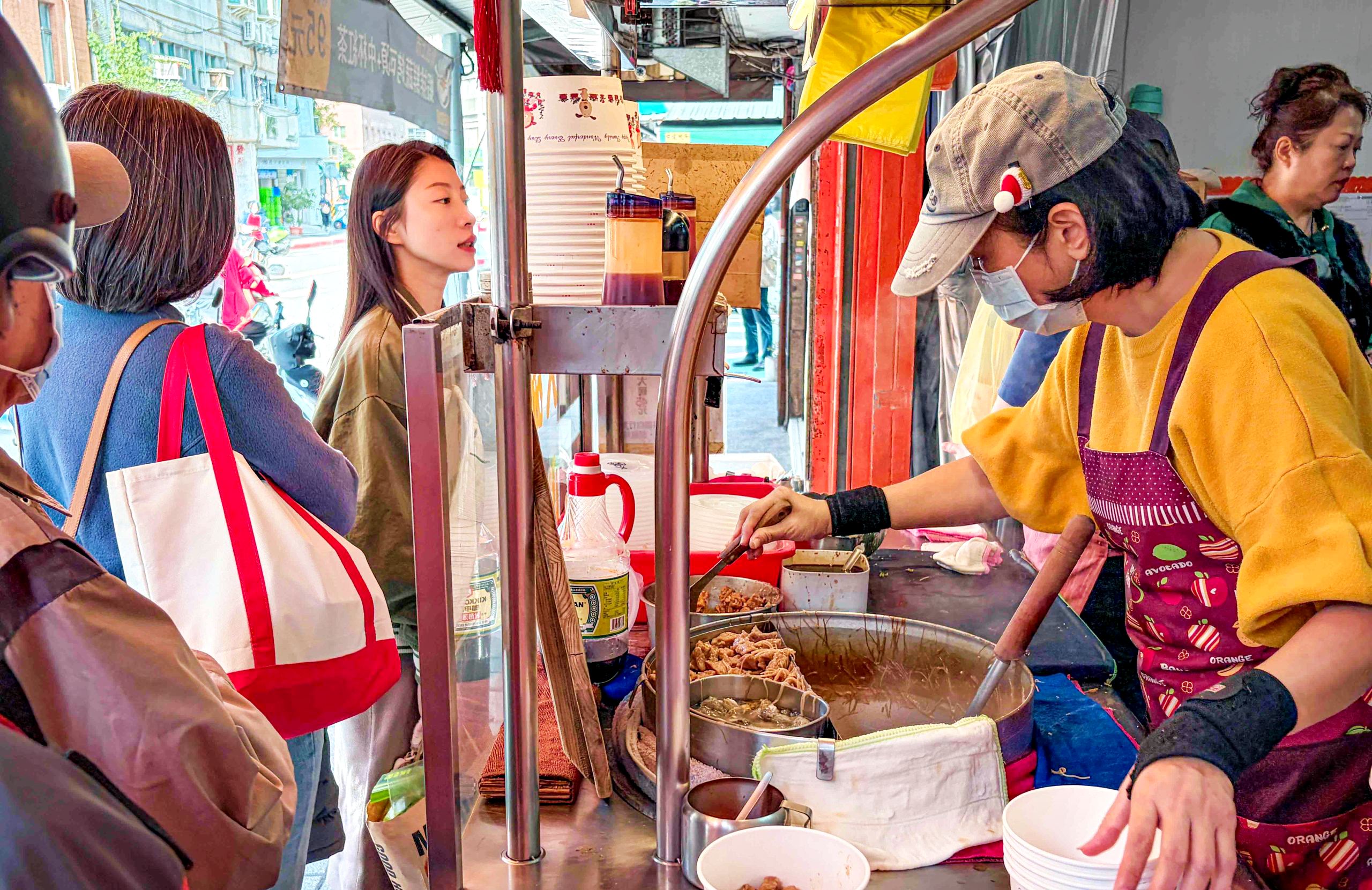 【中山美食】麵線傳奇，民權西路站最狂排隊大腸蚵仔麵線(菜單) @趙先生吃飯