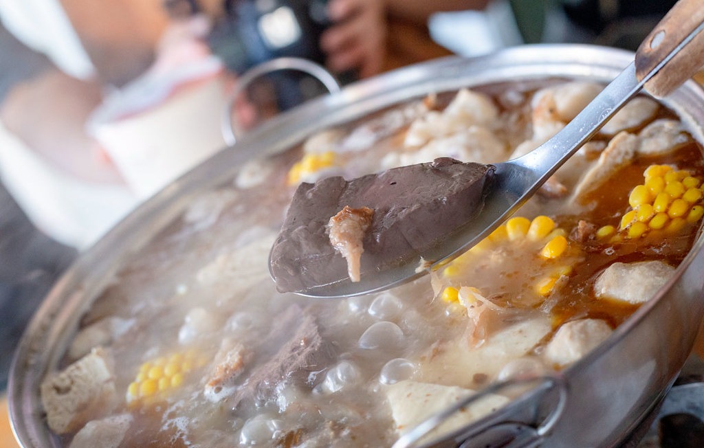 【士林美食】侯薑母鴨,40年老字號!全酒不加水的火鍋,冬天真的一定要來推薦(菜單) @趙先生吃飯 【士林美食】侯薑母鴨,40年老字號!全酒不加水的火鍋,冬天真的一定要來推薦(菜單) @趙先生吃飯