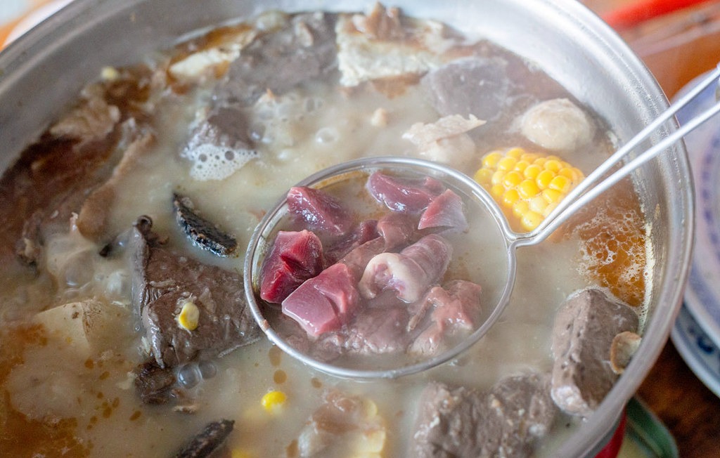 【士林美食】侯薑母鴨,40年老字號!全酒不加水的火鍋,冬天真的一定要來推薦(菜單) @趙先生吃飯 【士林美食】侯薑母鴨,40年老字號!全酒不加水的火鍋,冬天真的一定要來推薦(菜單) @趙先生吃飯