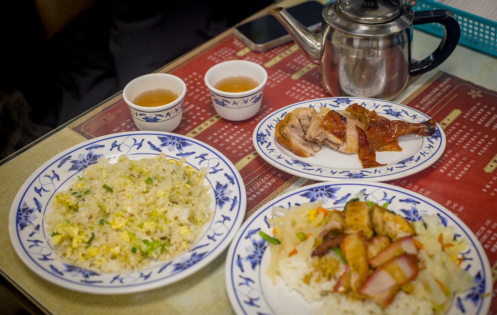 【大橋頭美食】老牌張豬腳飯，延三夜市必吃豬腳飯，滷功強到不行推薦 (菜單) @趙先生吃飯