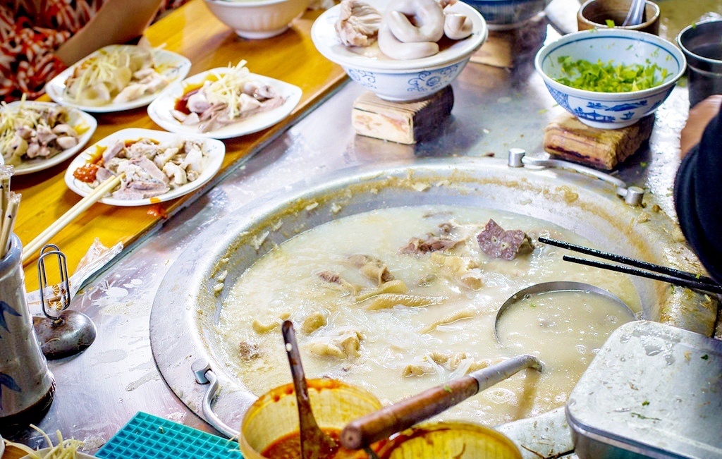 【北門美食】大稻埕米粉湯，巷弄超過80年的黑白切與肉粥推薦（附菜單） @趙先生吃飯