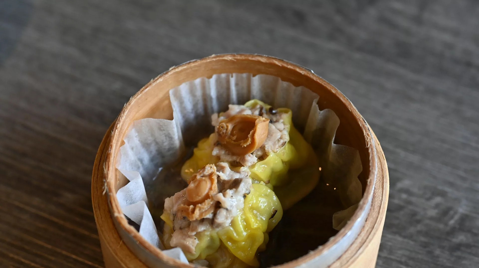 【桃園美食】村民食堂廚窗港點桃園店，便宜好吃高人氣港式飲茶吃到飽推薦 @趙先生吃飯