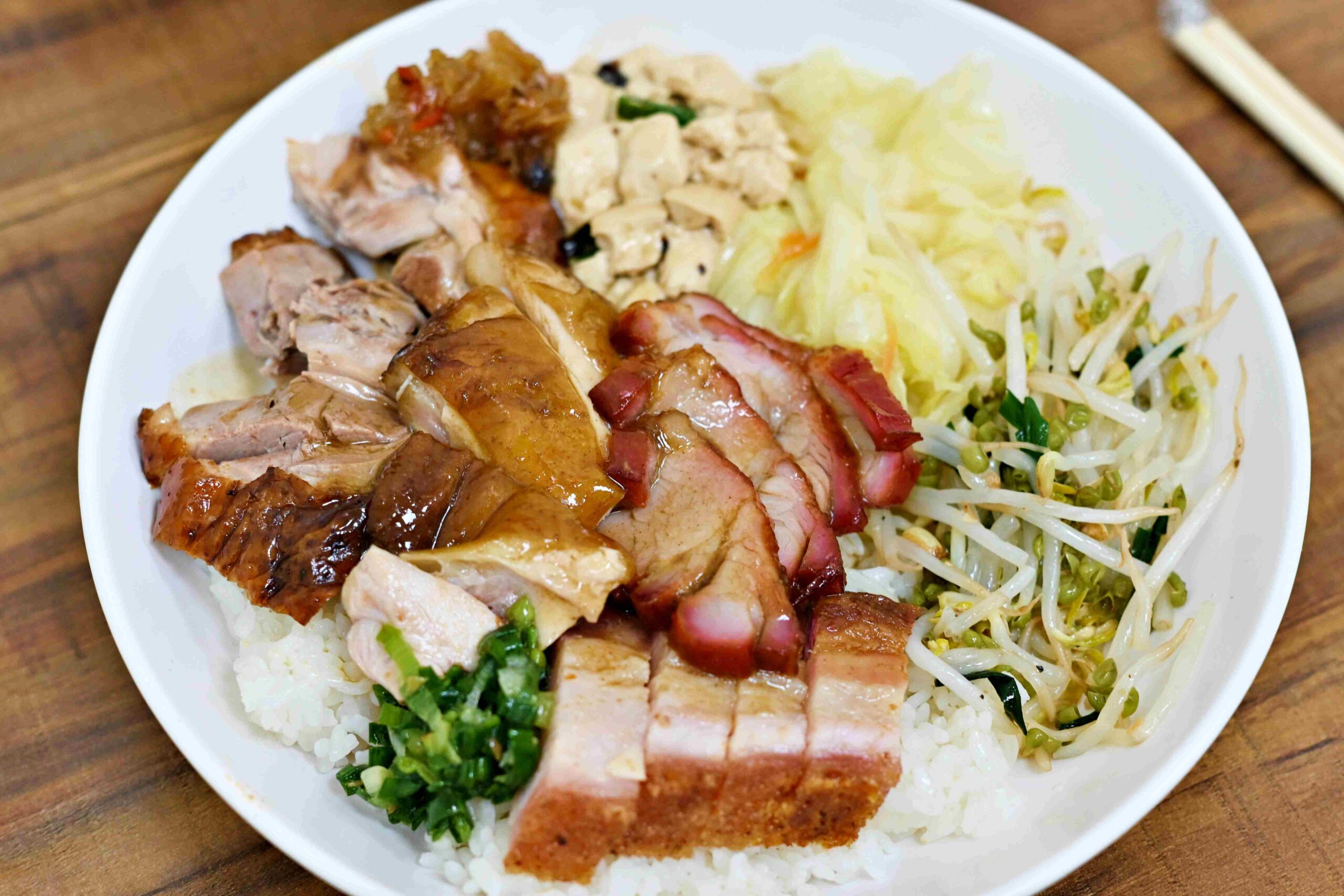 【新莊美食】瑞記鴨莊，油雞嫩、燒鴨香、脆皮燒肉更是脆推薦！(菜單) @趙先生吃飯