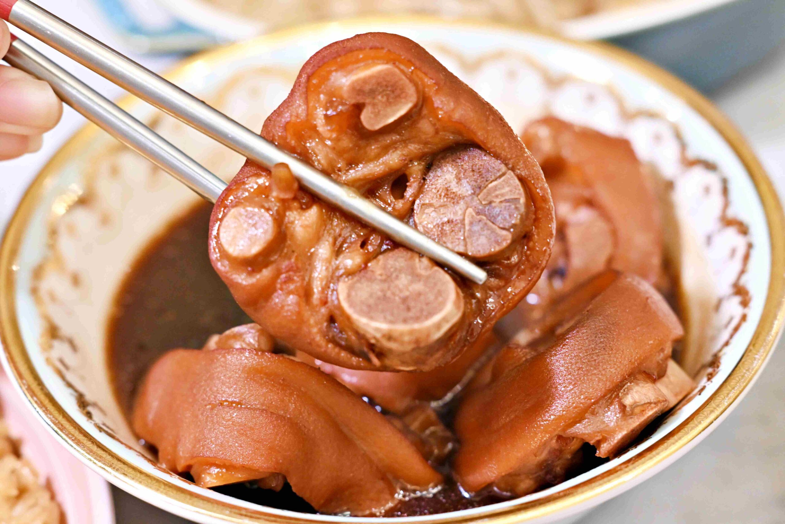 【 宅配年菜推薦 】愛上新鮮，型男大主廚吳秉承師傅聯名加熱年菜，實測十款菜色口味分享推薦 @趙先生吃飯