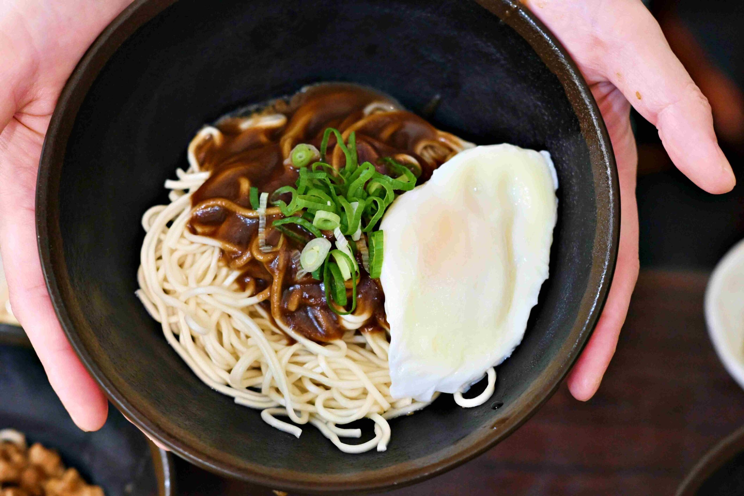 【三重美食】睿盛香麵村，37 年老字號麵店，工廠自製麵條+豬油蝦油香氣太有記憶點推薦！(菜單) @趙先生吃飯