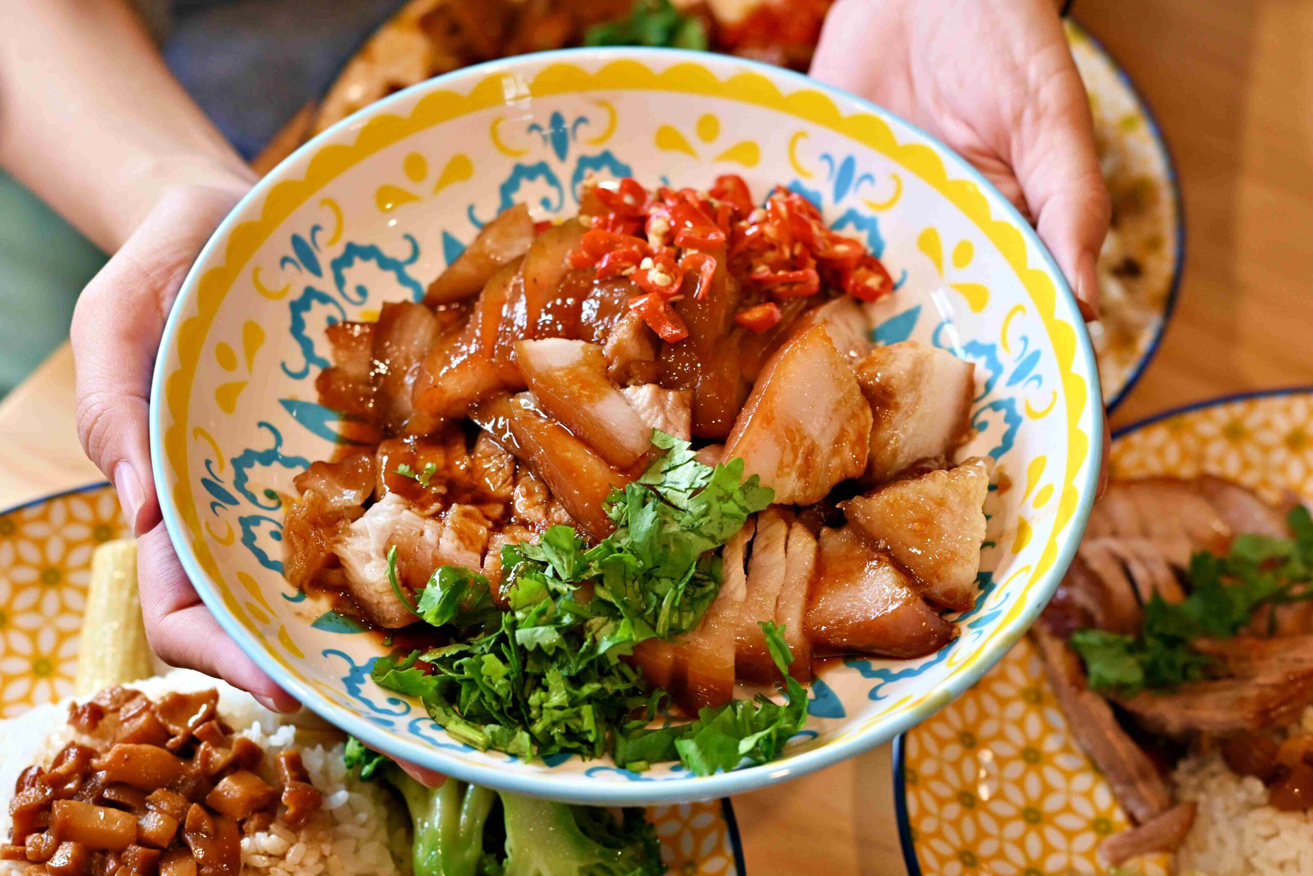 【三重美食】光興腿庫，米其林認證的魯肉飯，搬家後排隊依然火爆推薦！(菜單) @趙先生吃飯