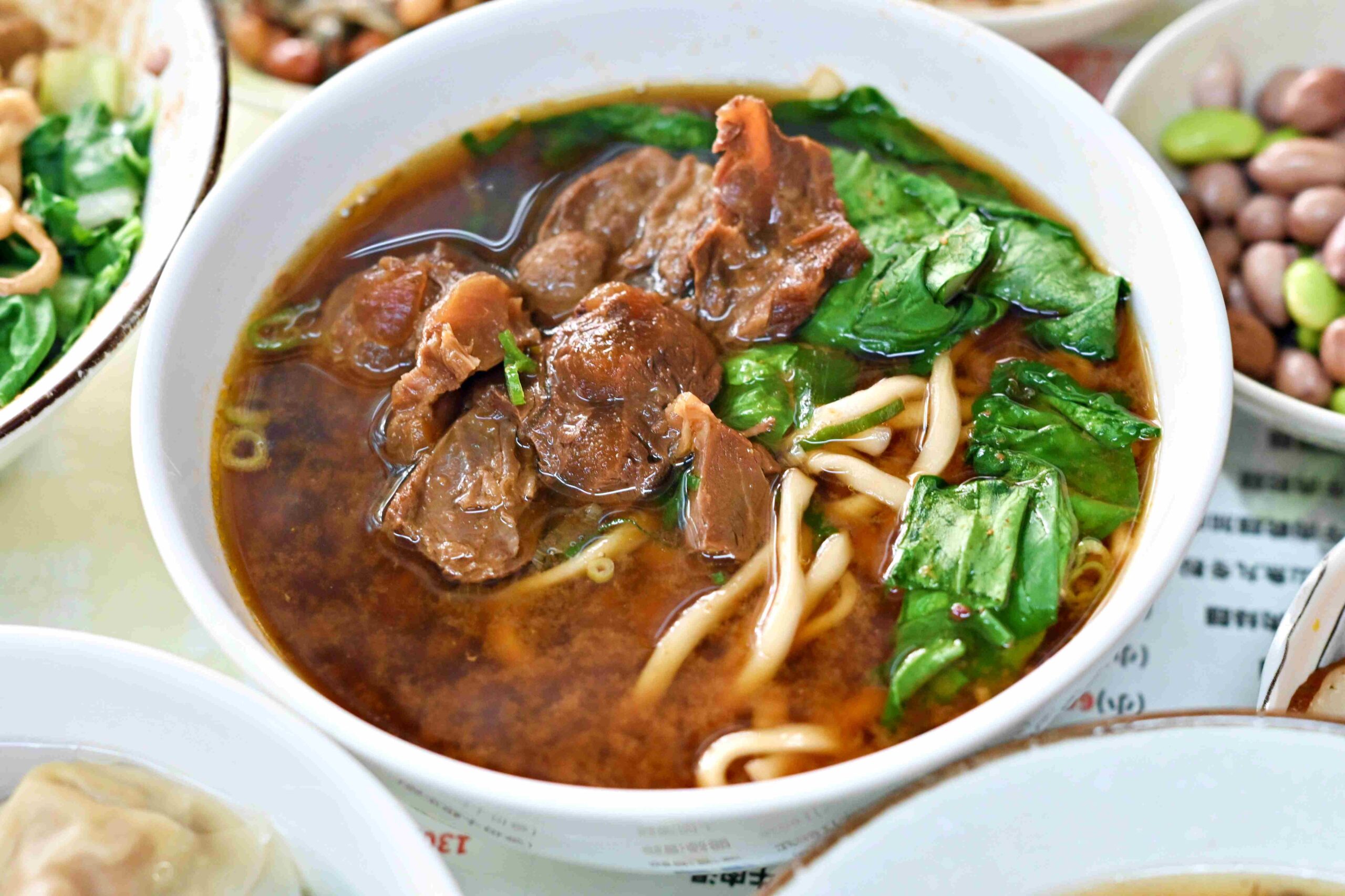 【三重美食】高棚滿座牛肉麵，無招牌百元牛肉麵+銅板價乾麵好吃推薦！(菜單) @趙先生吃飯