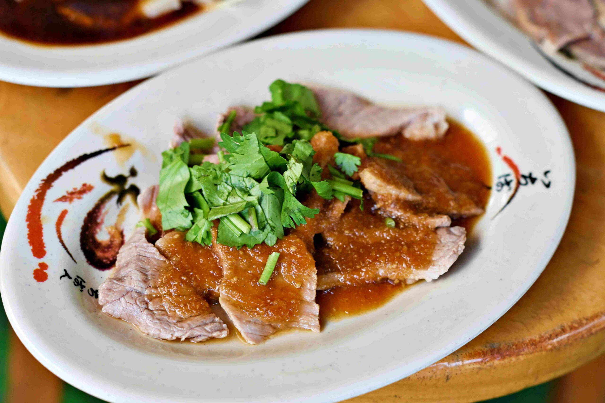 【三重美食】店老大魯肉飯，從店小二到店老大，這碗滷肉飯為什麼能拿必比登推薦(菜單) @趙先生吃飯