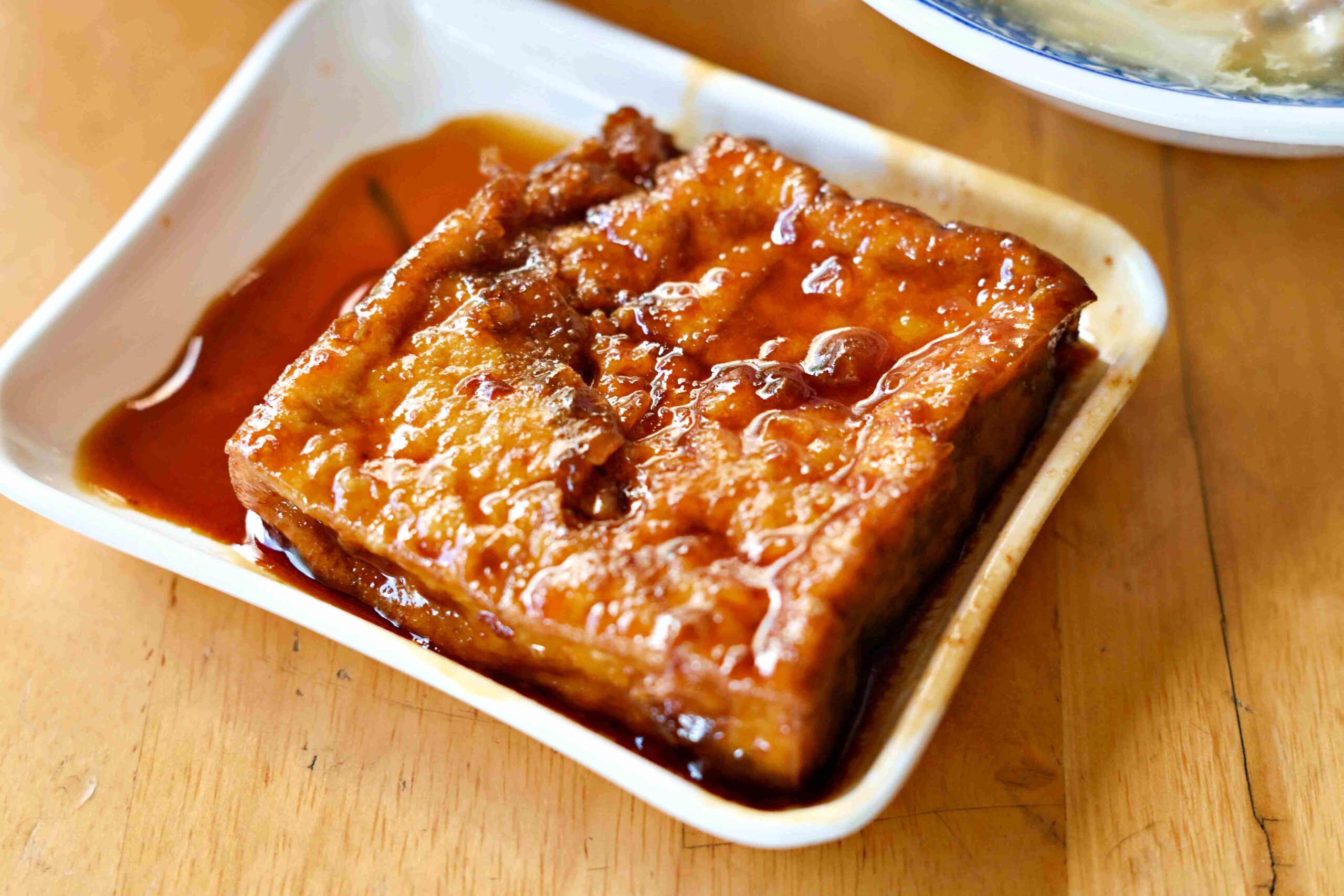 【三重美食】店老大魯肉飯，從店小二到店老大，這碗滷肉飯為什麼能拿必比登推薦(菜單) @趙先生吃飯