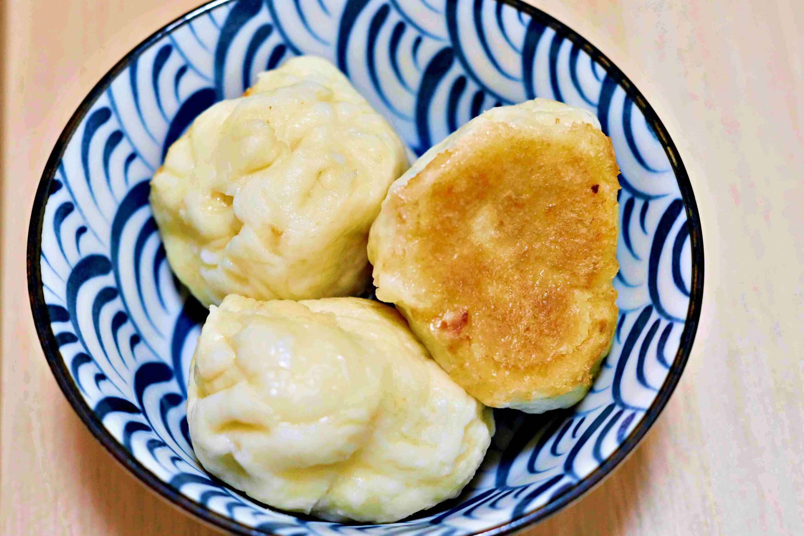 【士林美食】華榮街水煎包攤車，士林市場旁必吃銅板美食，皮Q、底香、餡甜推薦(菜單) @趙先生吃飯