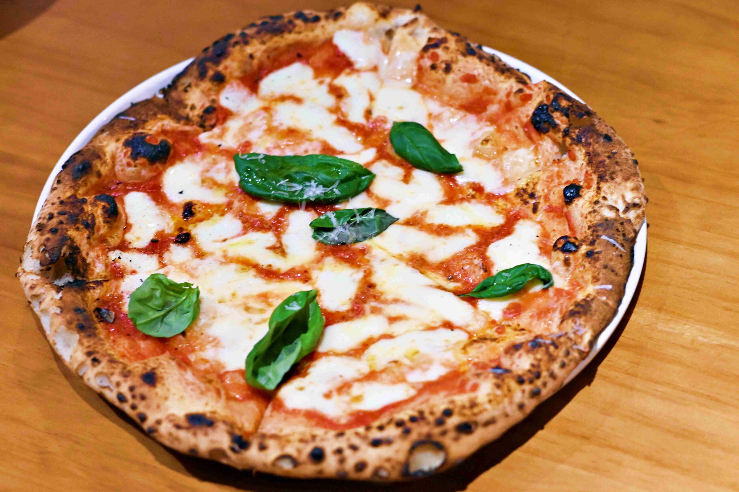 【松山美食】Gira Pizza 旋轉披薩，現點現烤窯烤披薩與道地義大利風味推薦（附菜單） @趙先生吃飯