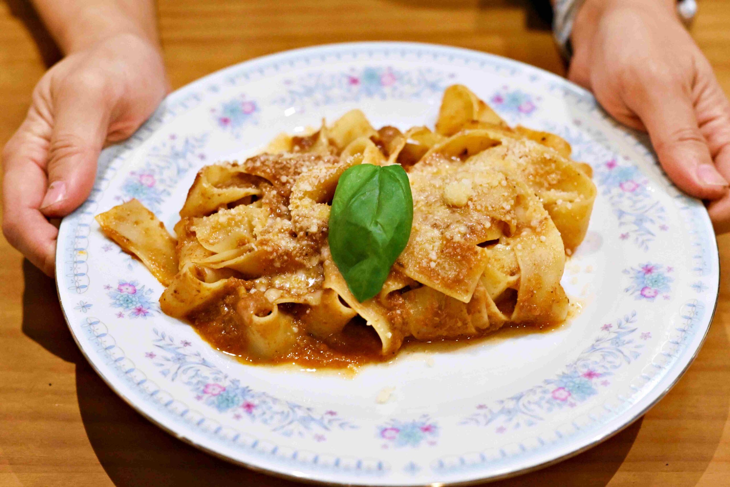 【松山美食】Gira Pizza 旋轉披薩，現點現烤窯烤披薩與道地義大利風味推薦（附菜單） @趙先生吃飯