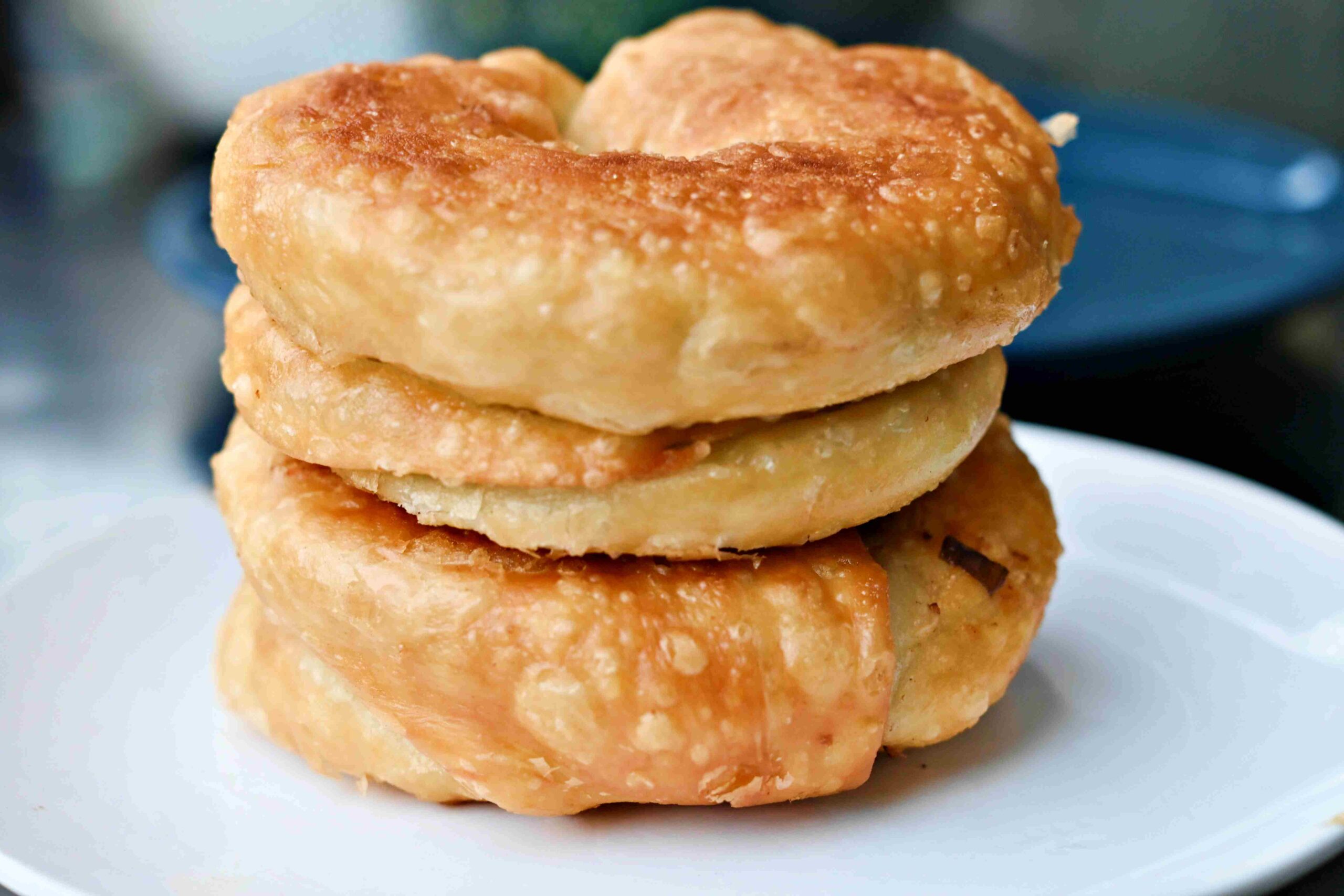 【蘆洲美食】王家手作蔥餅，現桿現炸、蔥量塞好塞滿，外酥內香真的必吃推薦！(菜單) @趙先生吃飯