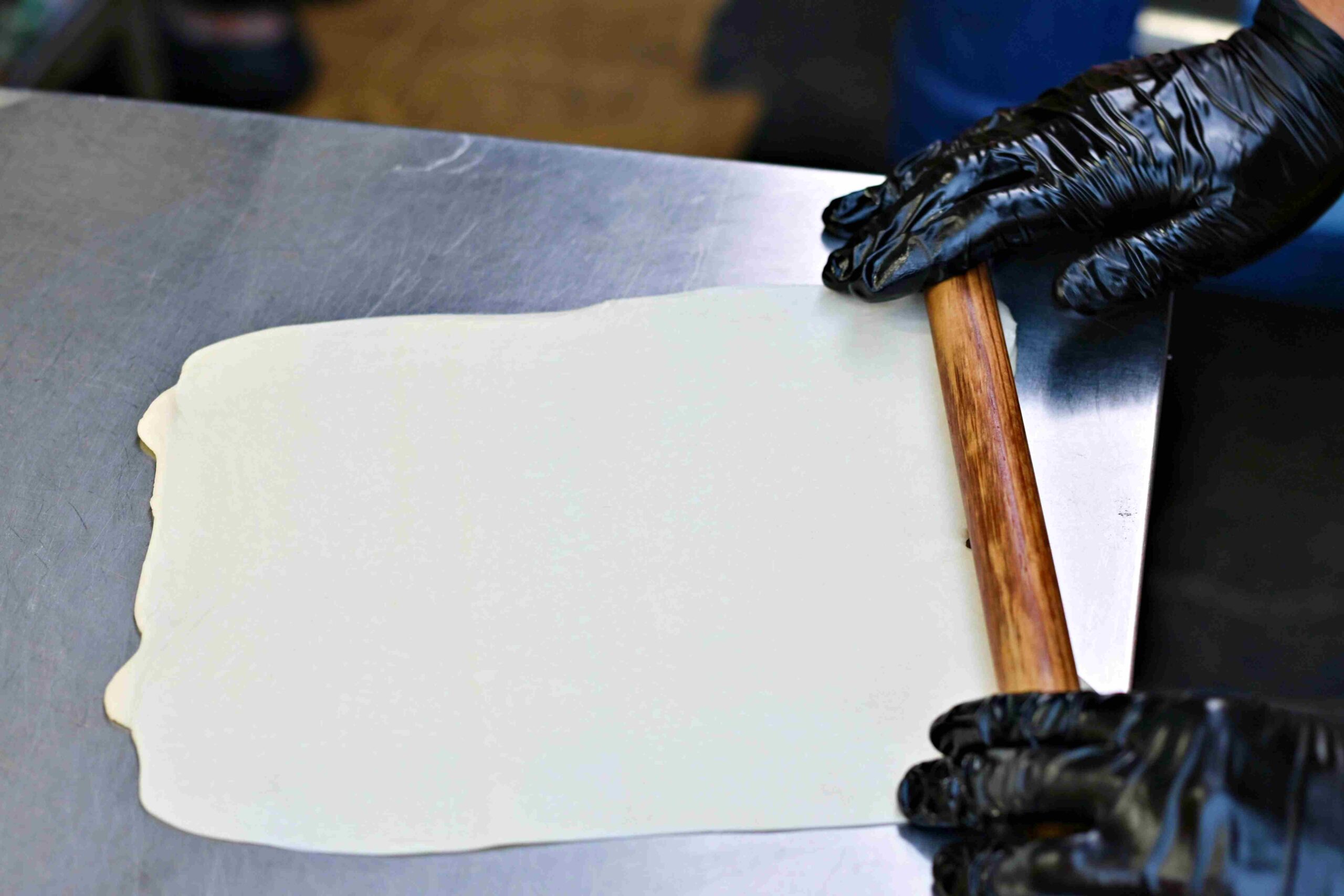 【蘆洲美食】王家手作蔥餅，現桿現炸、蔥量塞好塞滿，外酥內香真的必吃推薦！(菜單) @趙先生吃飯