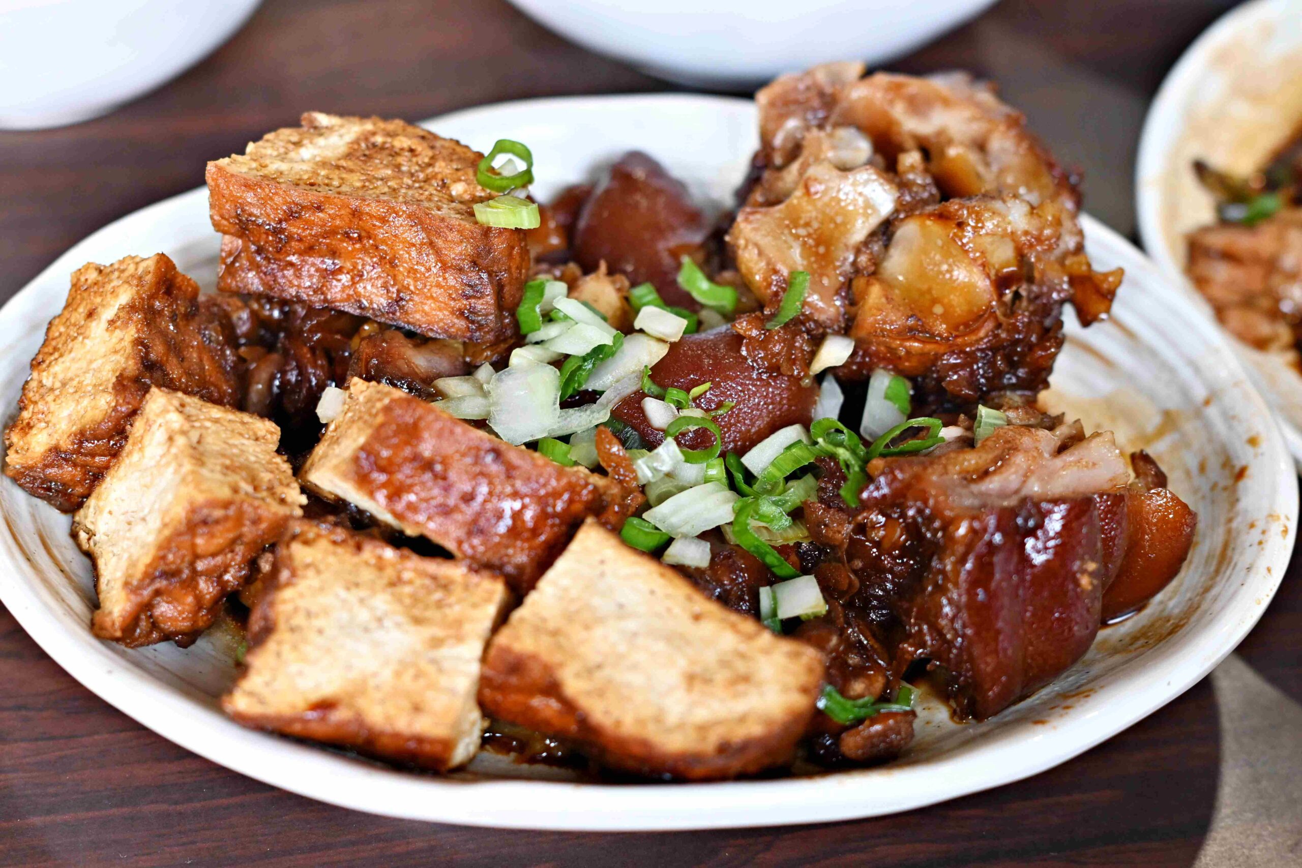 【大橋頭美食】老牌張豬腳飯，延三夜市必吃豬腳飯，滷功強到不行推薦 (菜單) @趙先生吃飯