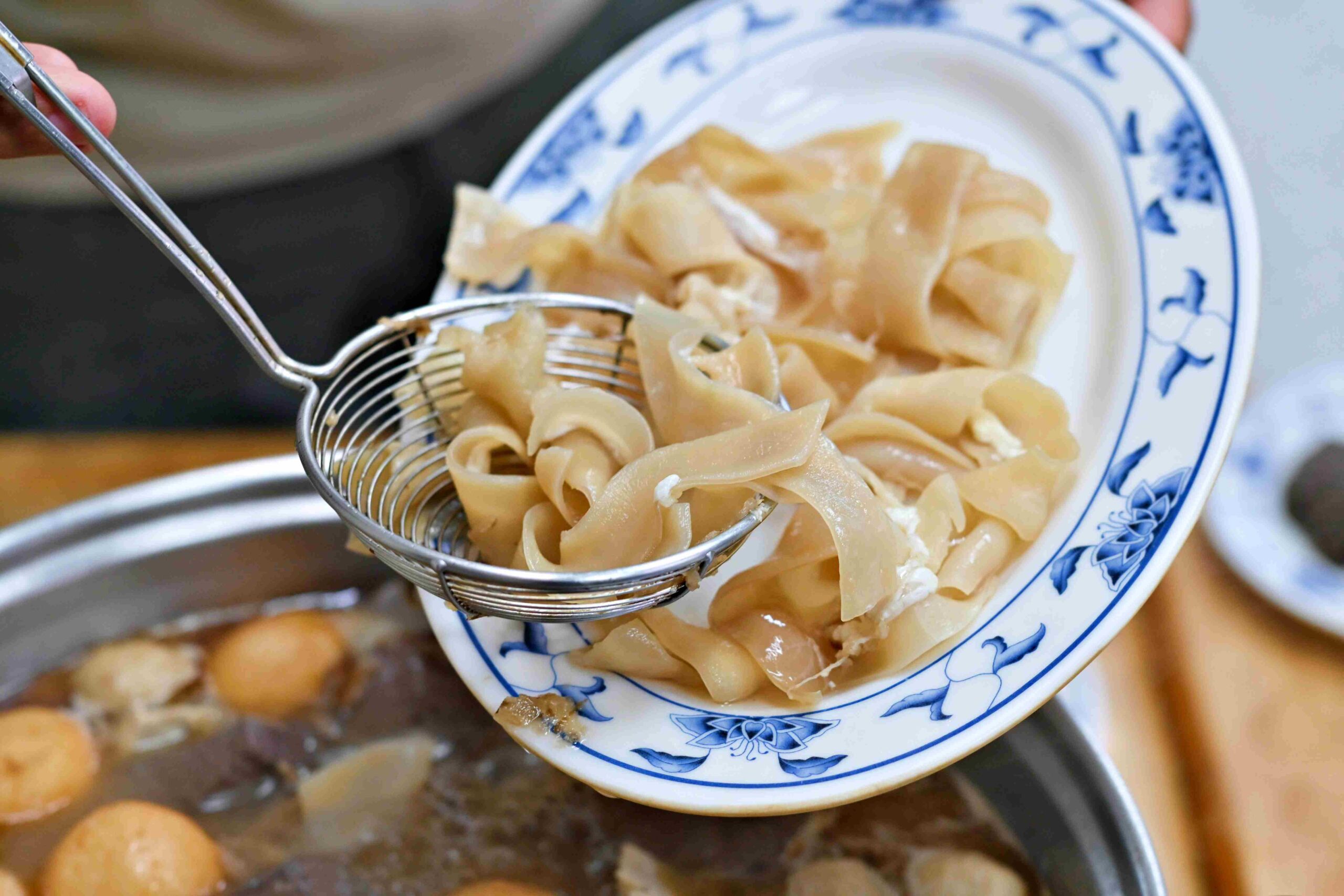 【士林美食】侯薑母鴨,40年老字號!全酒不加水的火鍋,冬天真的一定要來推薦(菜單) @趙先生吃飯 【士林美食】侯薑母鴨,40年老字號!全酒不加水的火鍋,冬天真的一定要來推薦(菜單) @趙先生吃飯