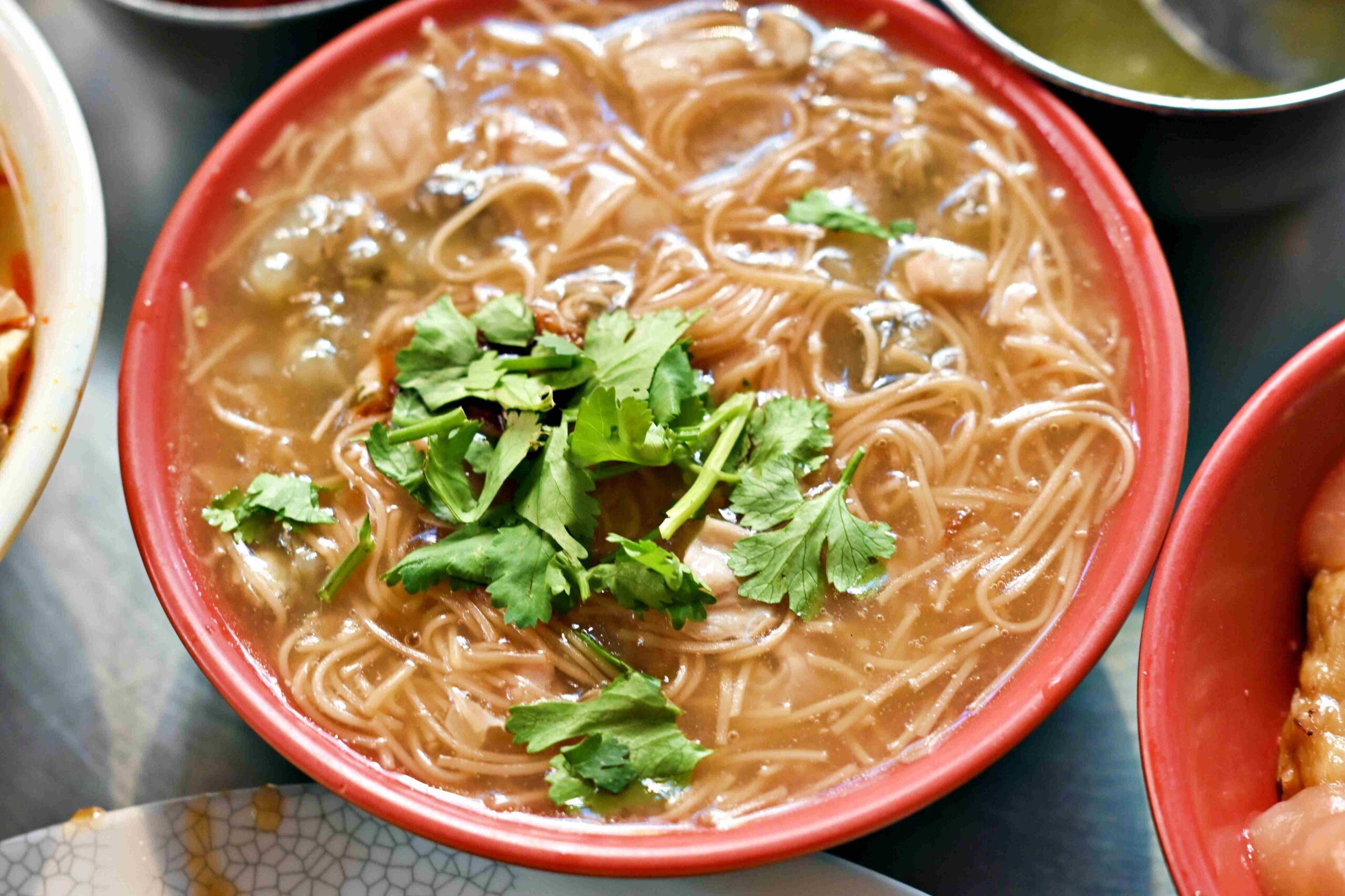 【新莊美食】中港蚵仔麵線，蚵仔麵線、臭豆腐、腸旺鴨血、甜不辣都超強又便宜推薦(菜單) @趙先生吃飯