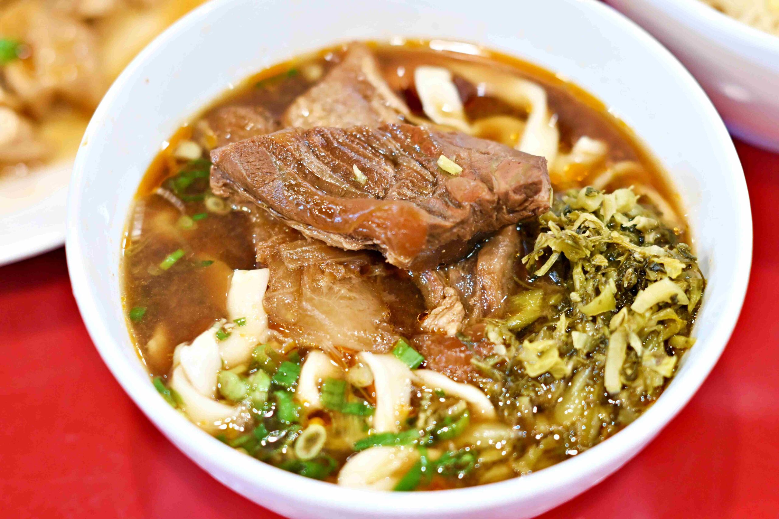 【大安區美食】老宋記真善美牛肉麵，$140最大塊的牛肉麵、免費加湯，得獎60年老店推薦（附菜單） @趙先生吃飯