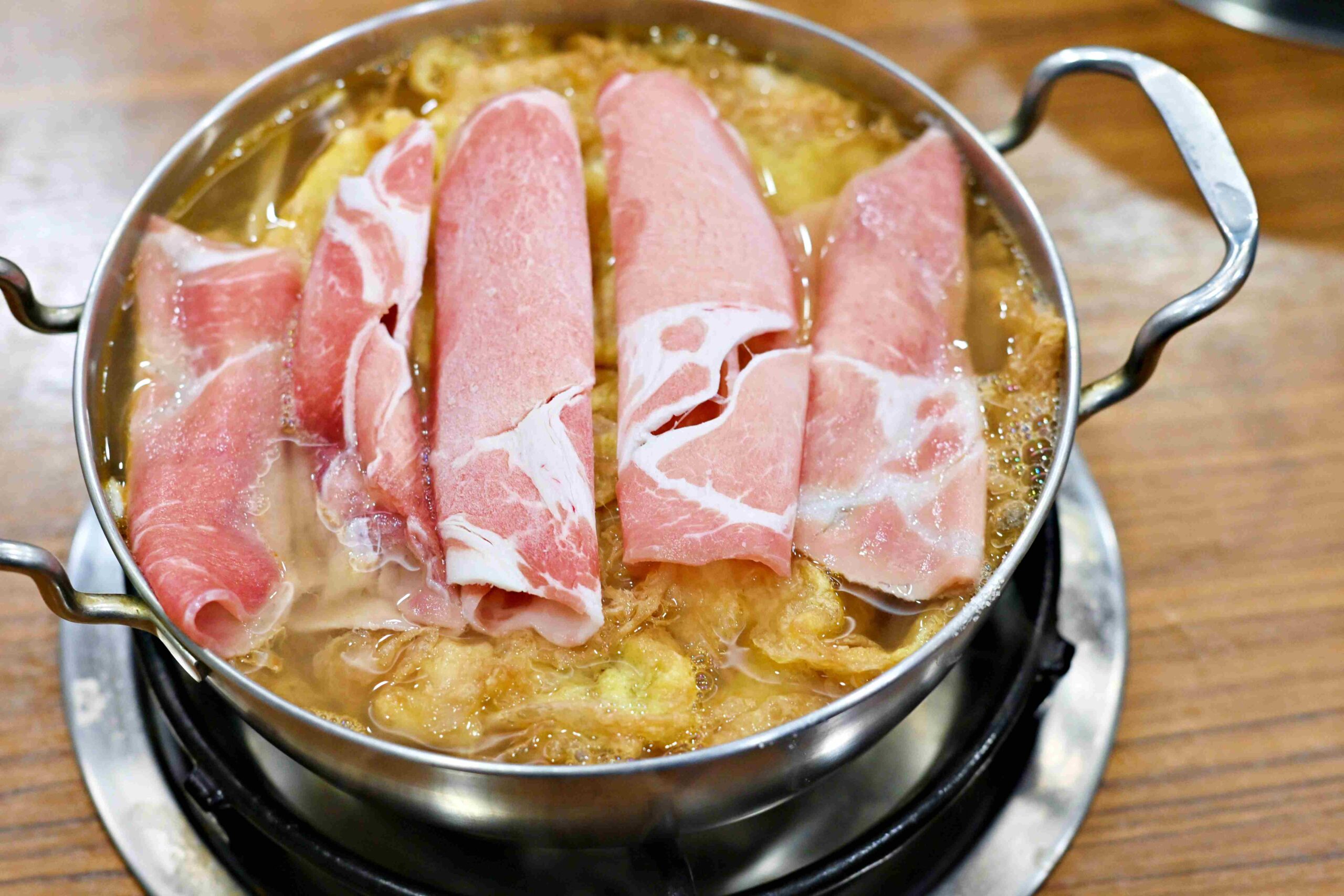 【新莊美食】川豫麵館，道地中式料理，乾麵、湯麵、個人鍋都超強推薦(菜單) @趙先生吃飯