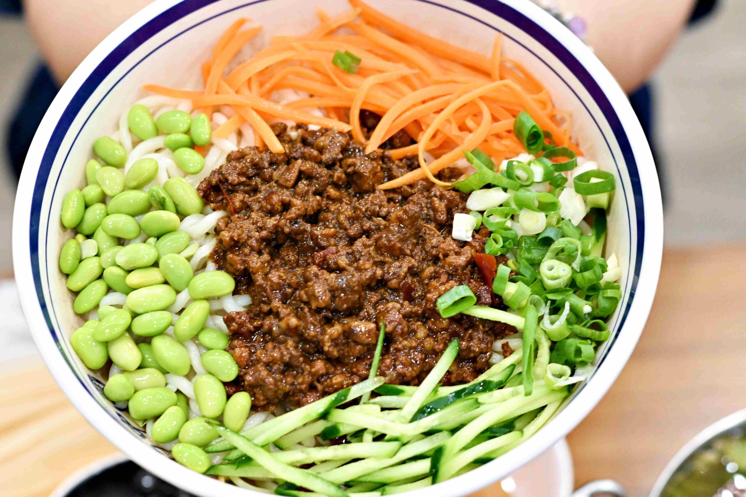 【新莊美食】川豫麵館，道地中式料理，乾麵、湯麵、個人鍋都超強推薦(菜單) @趙先生吃飯