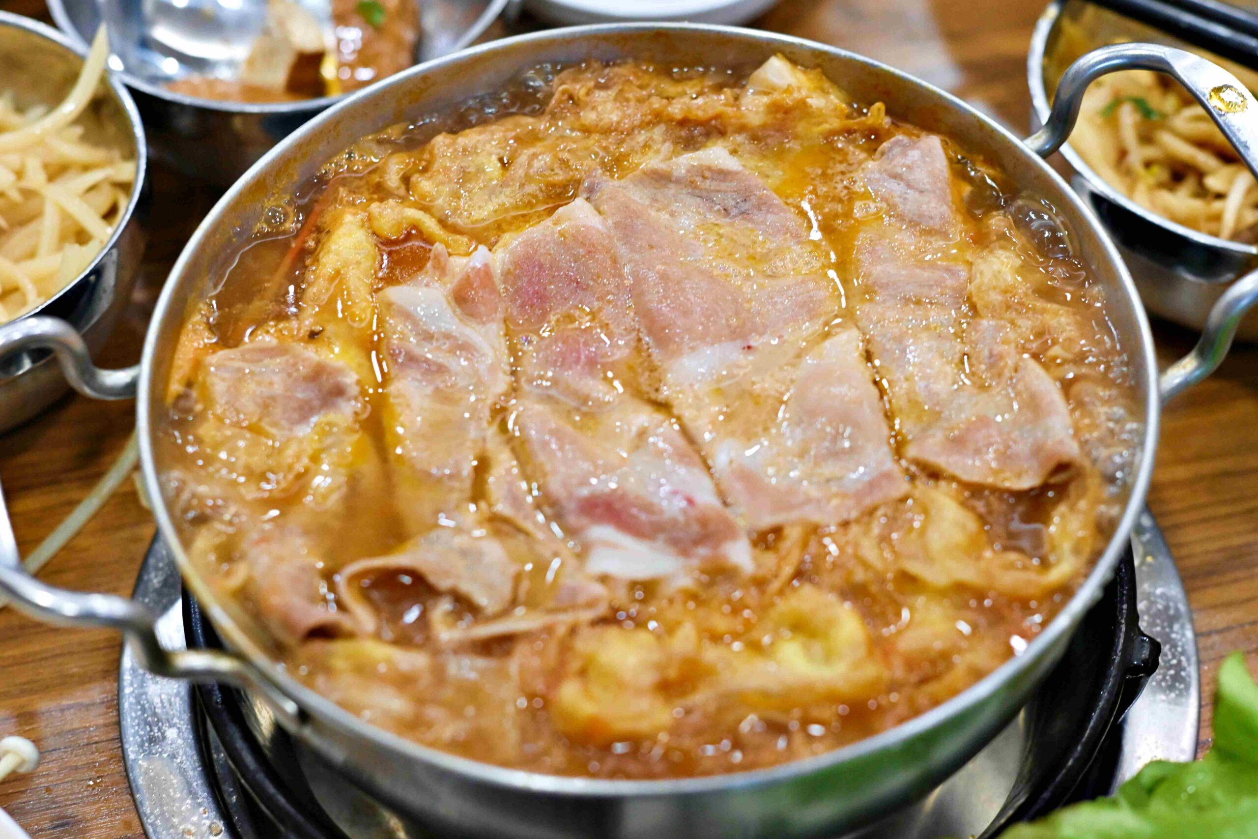 【新莊美食】川豫麵館，道地中式料理，乾麵、湯麵、個人鍋都超強推薦(菜單) @趙先生吃飯