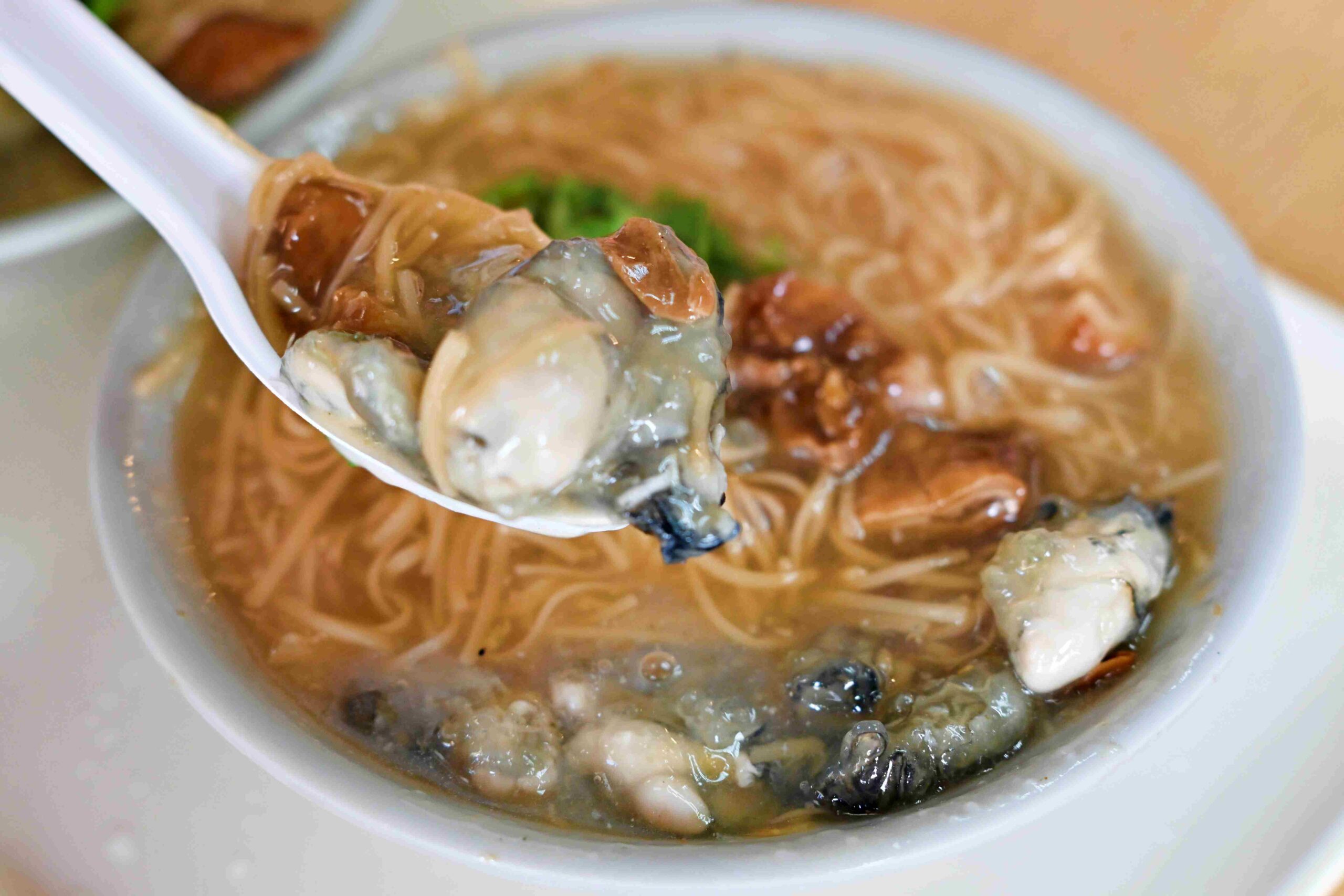 【萬華美食】陳記專業蚵仔麵線，必吃五大麵線！大腸入味與肥美蚵仔推薦(菜單) @趙先生吃飯