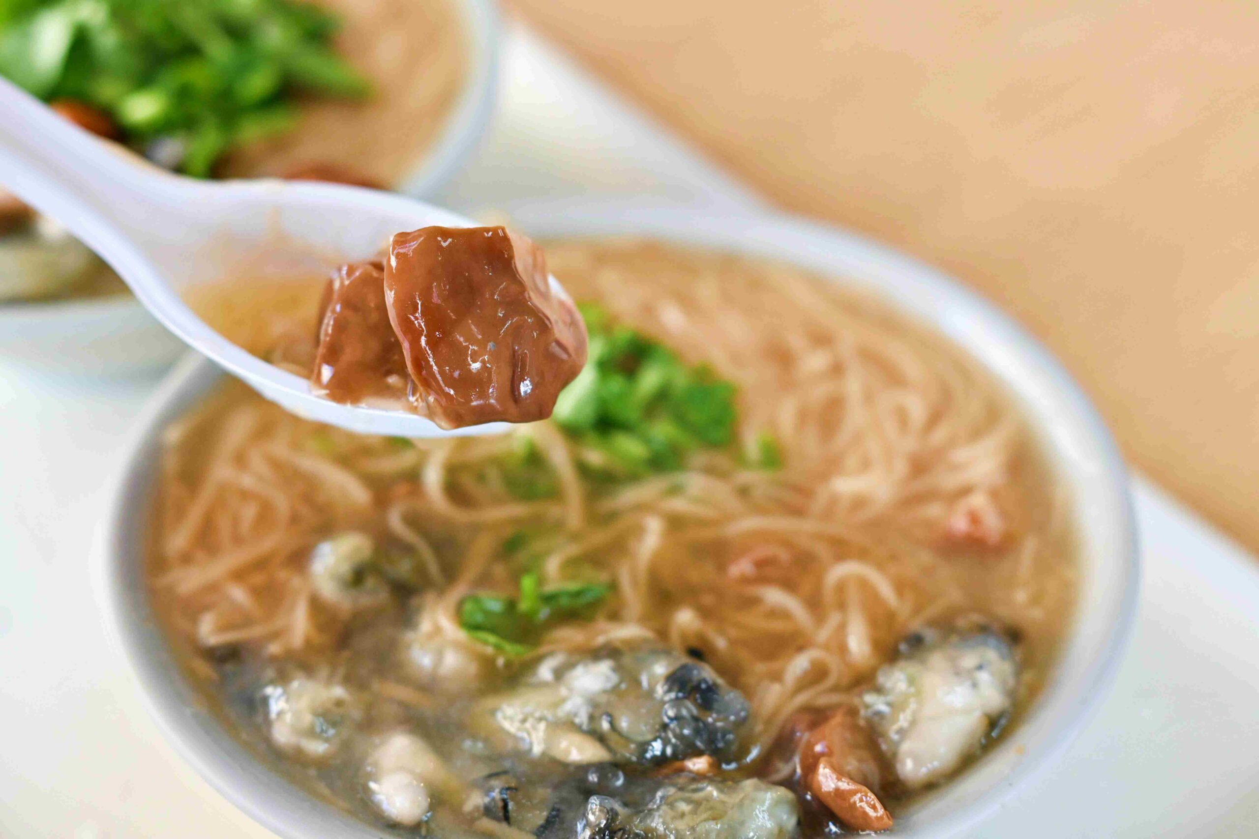 【萬華美食】陳記專業蚵仔麵線，必吃五大麵線！大腸入味與肥美蚵仔推薦(菜單) @趙先生吃飯