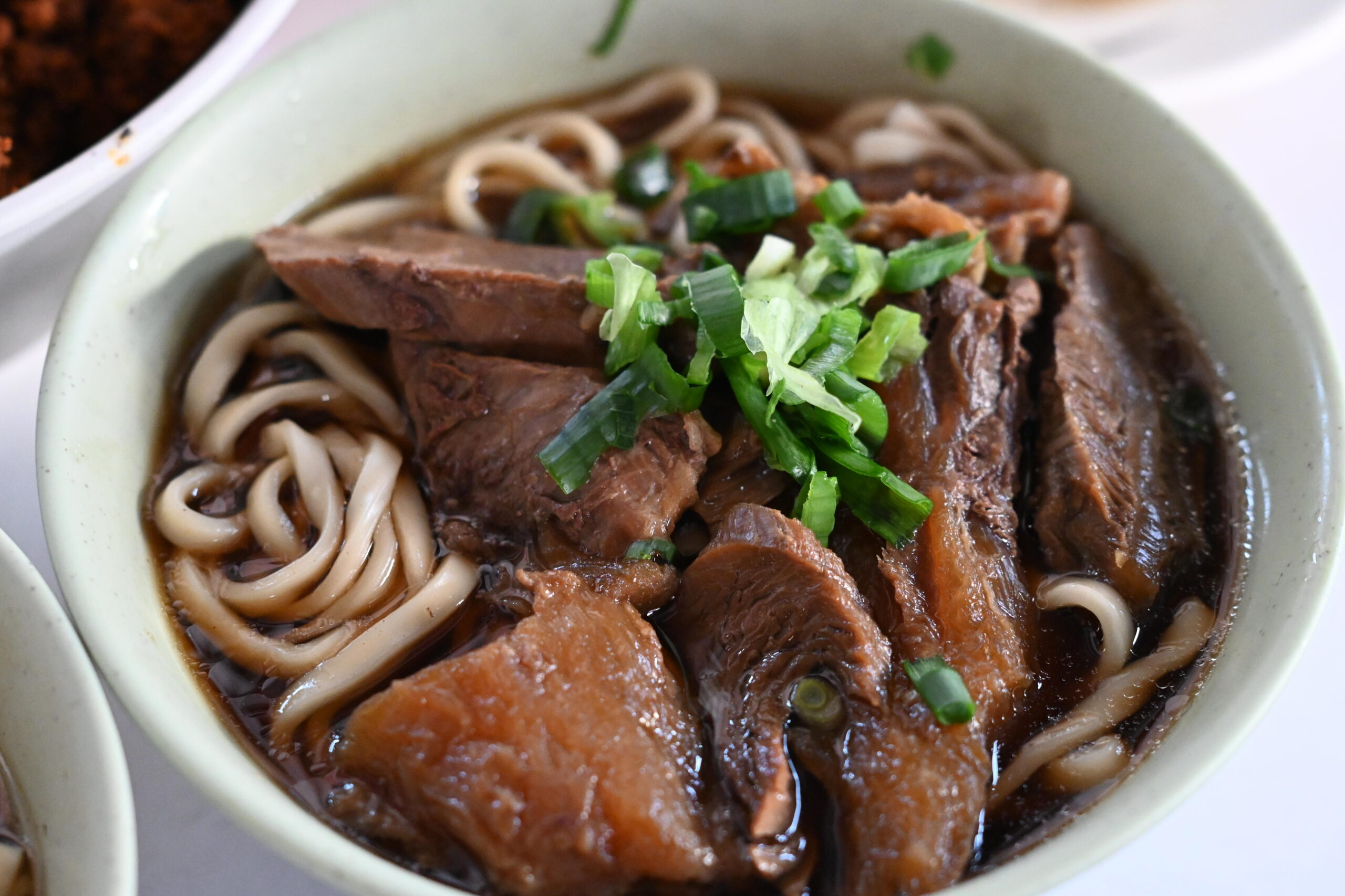 【西門町美食】小吳牛肉麵，24小時營業肉大塊湯好喝，外國人都愛吃推薦（附菜單） @趙先生吃飯