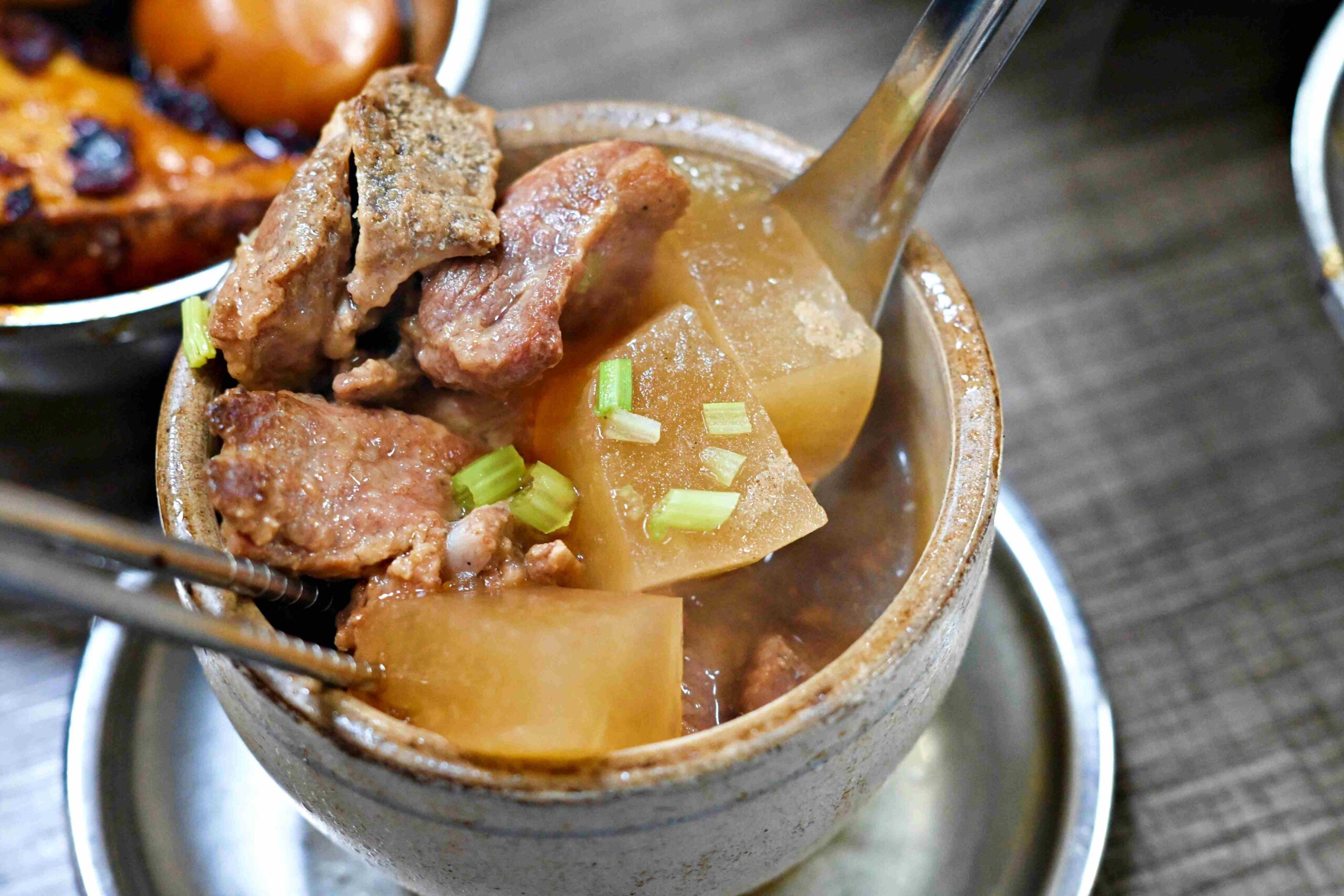 【北投美食】矮仔財滷肉飯，50年老字號必吃醬香滷肉飯推薦（菜單） @趙先生吃飯