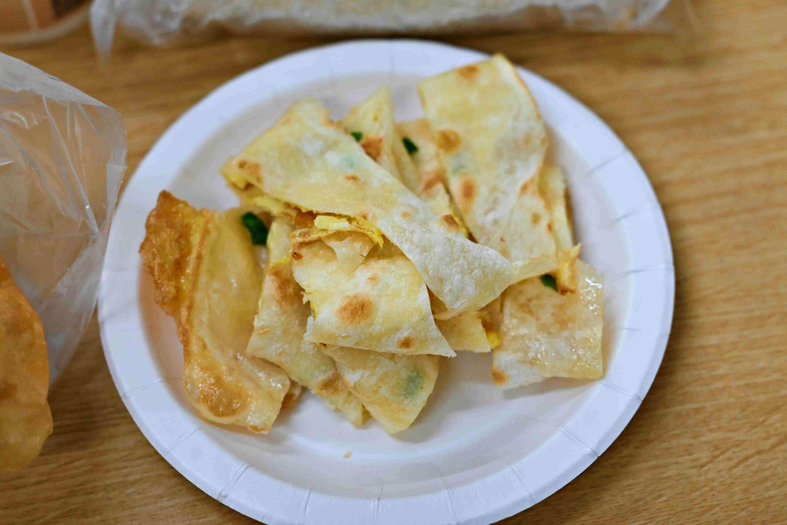 【板橋美食】永和黑豆漿，江子翠在地三十年，現做燒餅、油條跟蛋餅超強推薦（菜單） @趙先生吃飯