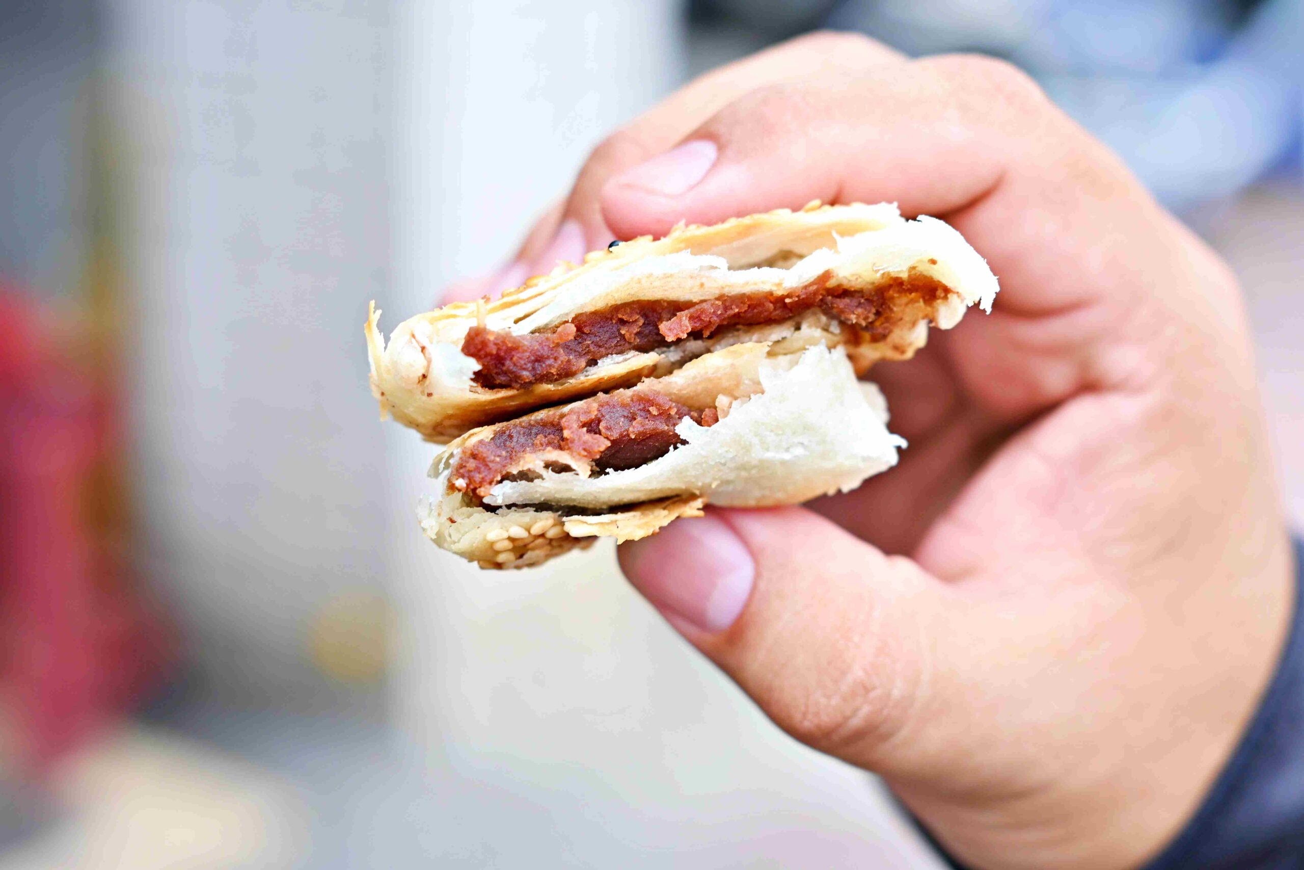 【萬華美食】萬大蟹殼黃碳烤燒餅店，只賣鹹甜兩款蟹殼黃的排隊名店推薦(菜單) @趙先生吃飯