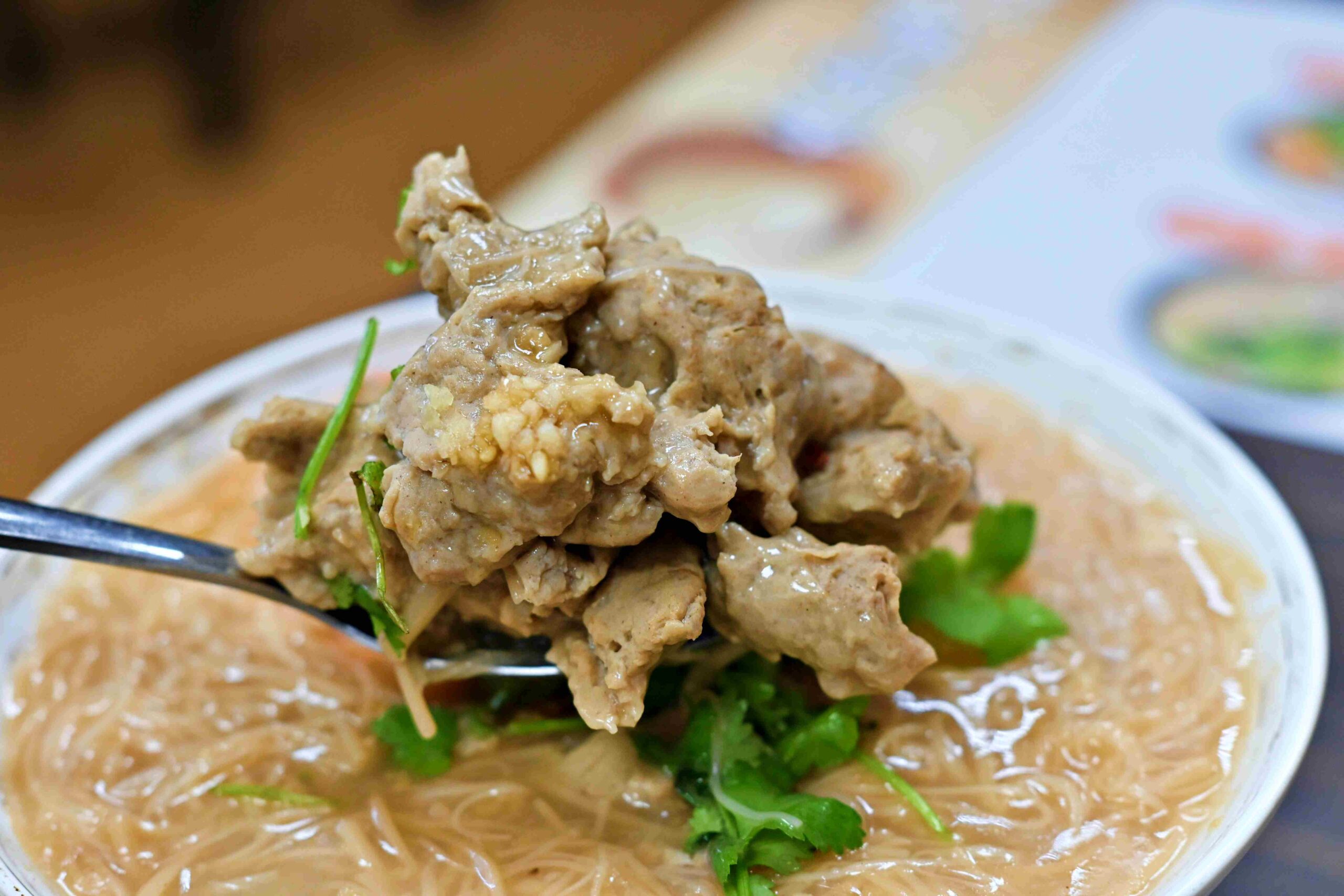【蘆洲美食】蘆洲七號麵線,料多到碗裝不下,味道極強的隱藏版麵線推(菜單) @趙先生吃飯 【蘆洲美食】蘆洲七號麵線,料多到碗裝不下,味道極強的隱藏版麵線推(菜單) @趙先生吃飯