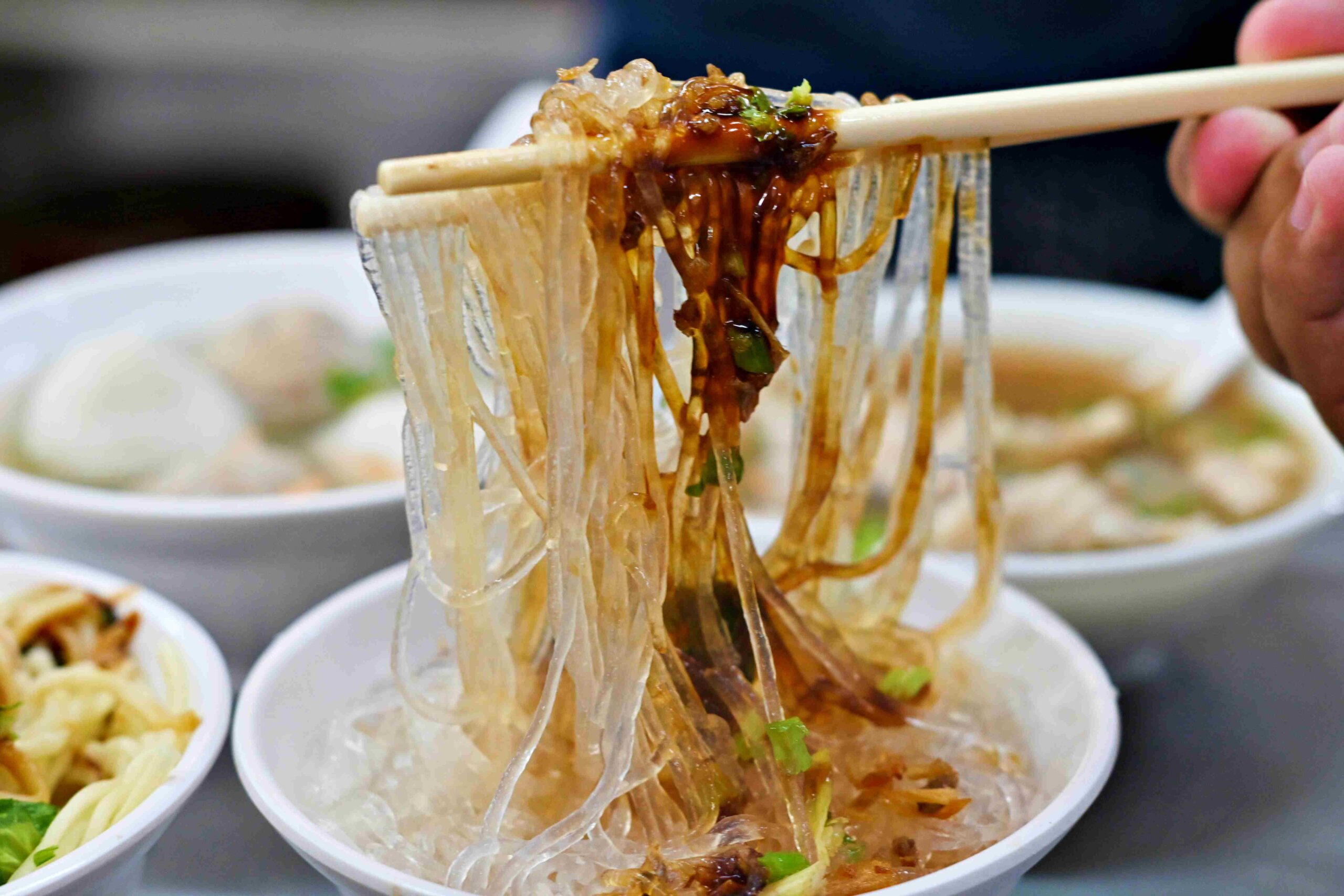 【大稻埕美食】佳興魚丸店，大橋頭站老字號現煮魷魚羹與乾麵推薦（菜單） @趙先生吃飯