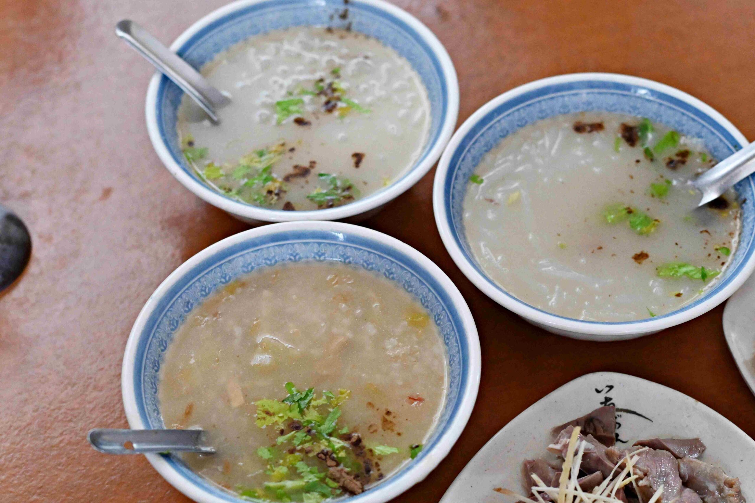 【北門美食】大稻埕米粉湯，巷弄超過80年的黑白切與肉粥推薦（附菜單） @趙先生吃飯