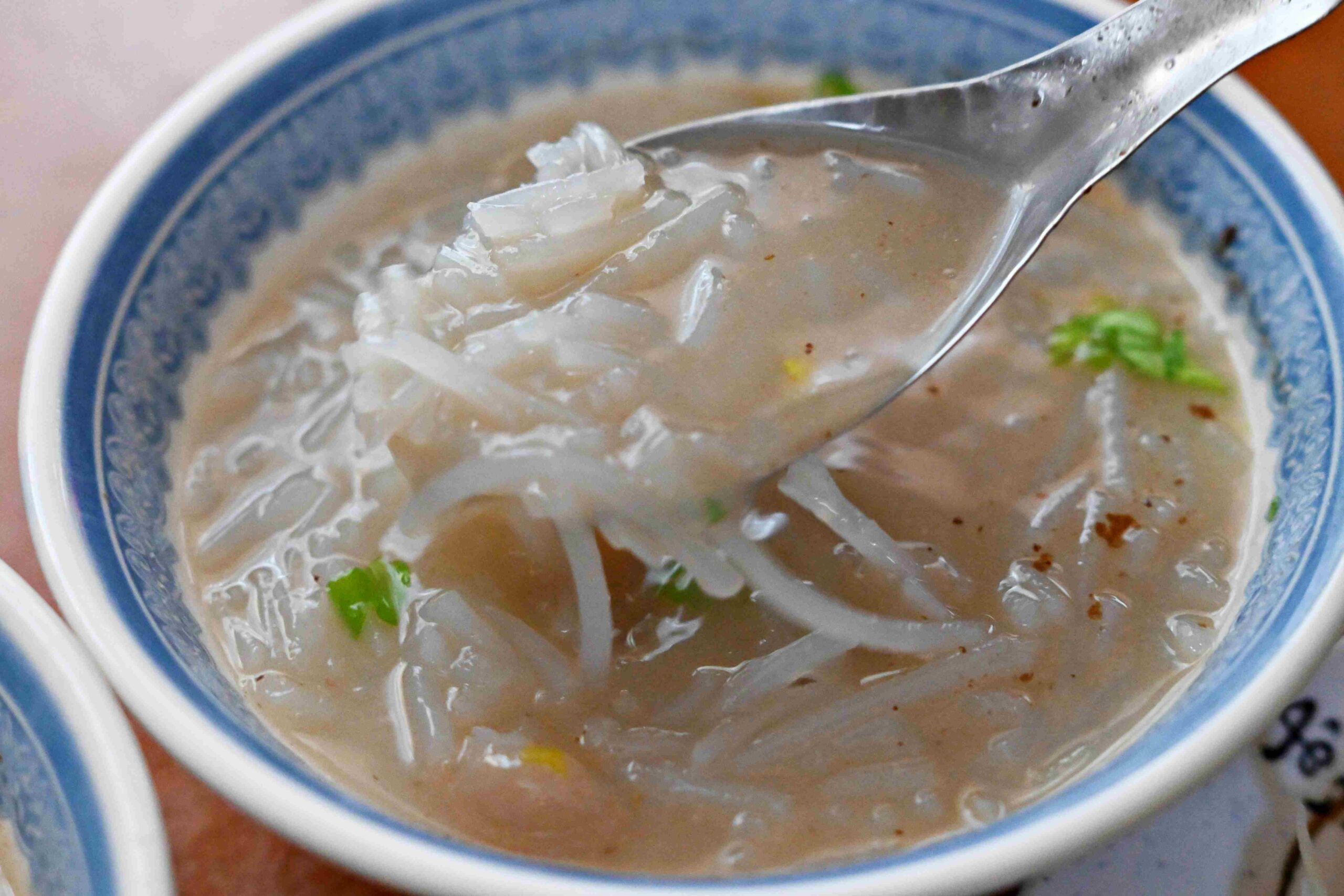 【北門美食】大稻埕米粉湯，巷弄超過80年的黑白切與肉粥推薦（附菜單） @趙先生吃飯