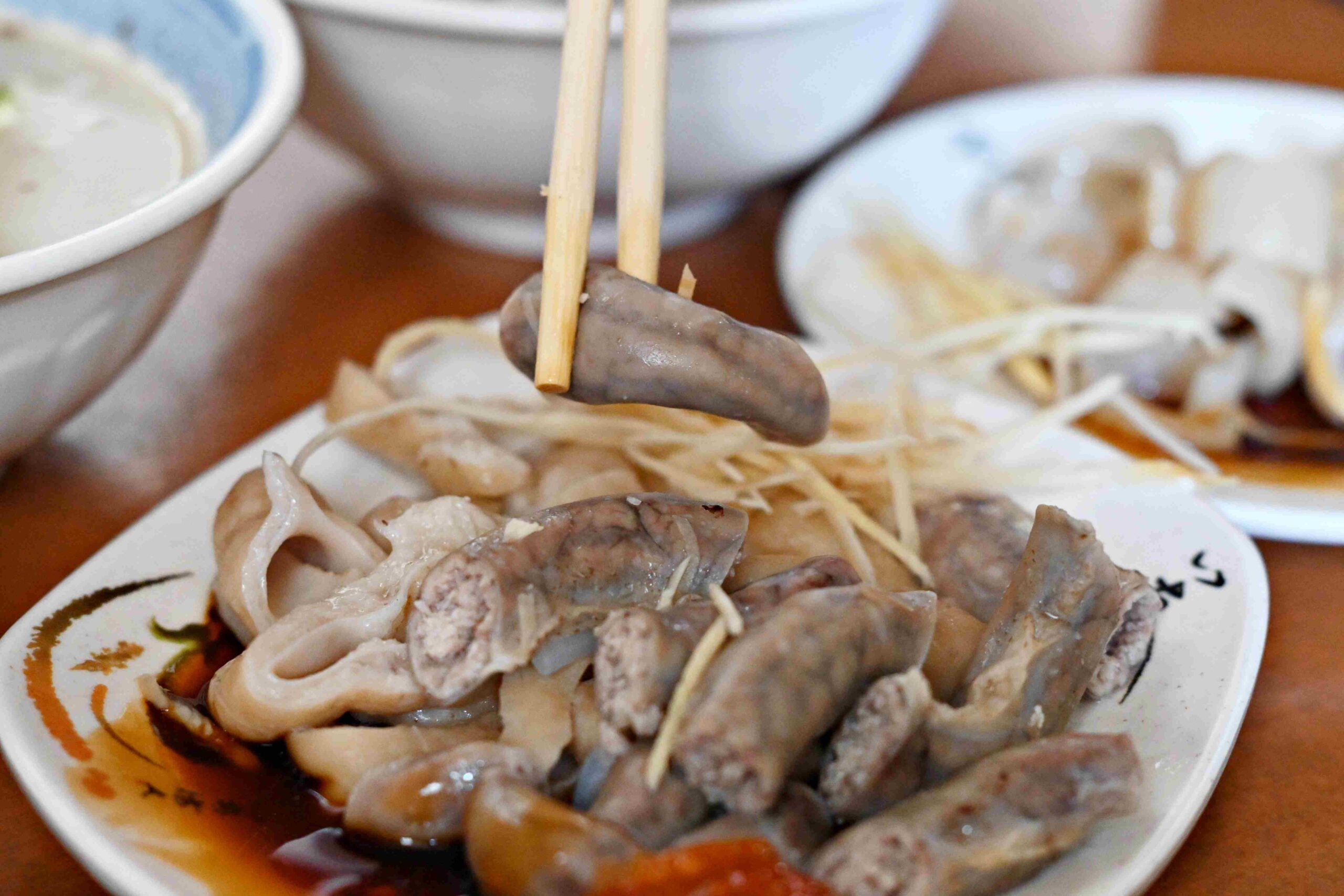 【北門美食】大稻埕米粉湯，巷弄超過80年的黑白切與肉粥推薦（附菜單） @趙先生吃飯