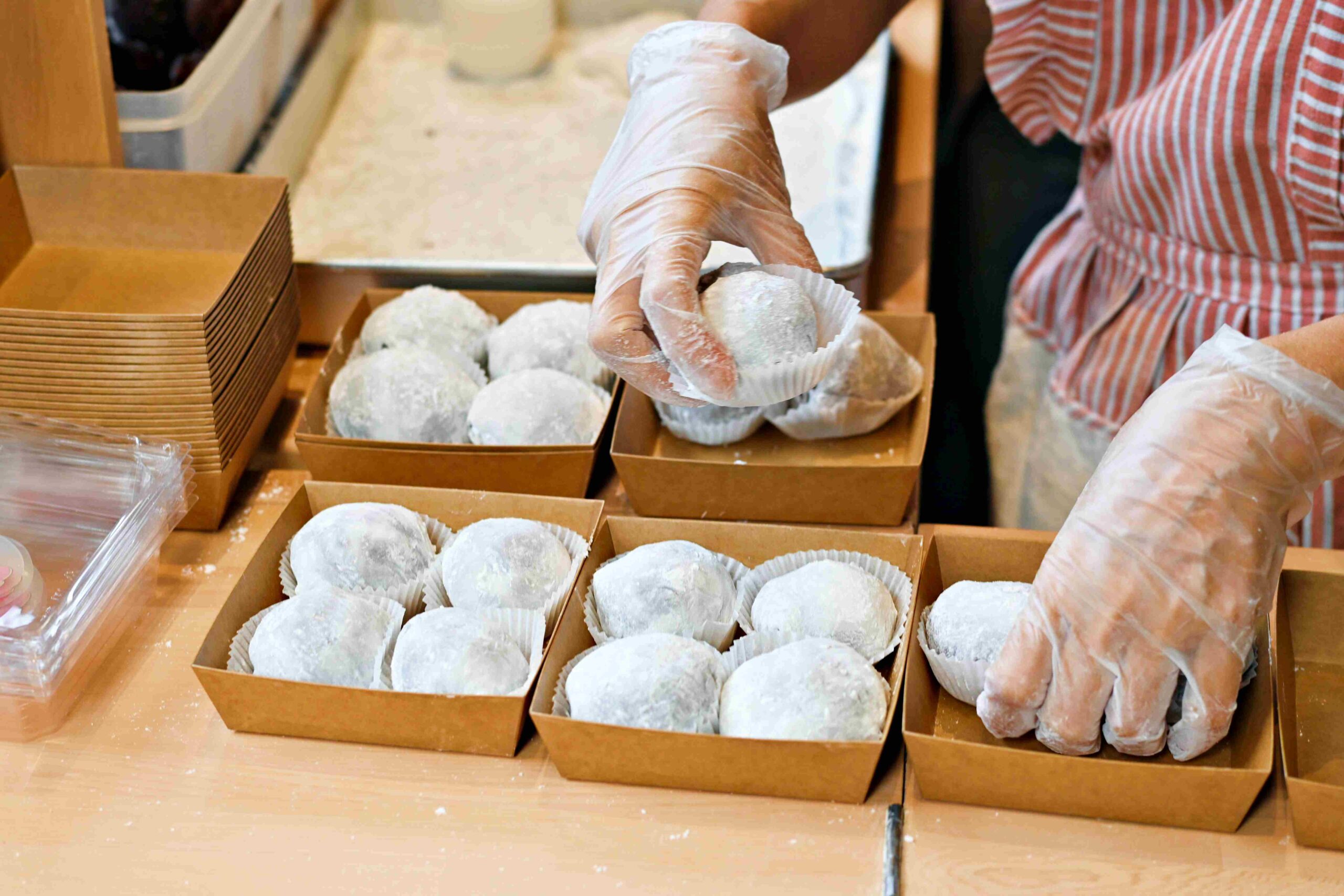 【大稻埕美食】路力草莓大福，北門站高CP值整顆草莓大福推薦，排隊心得分享(菜單) @趙先生吃飯