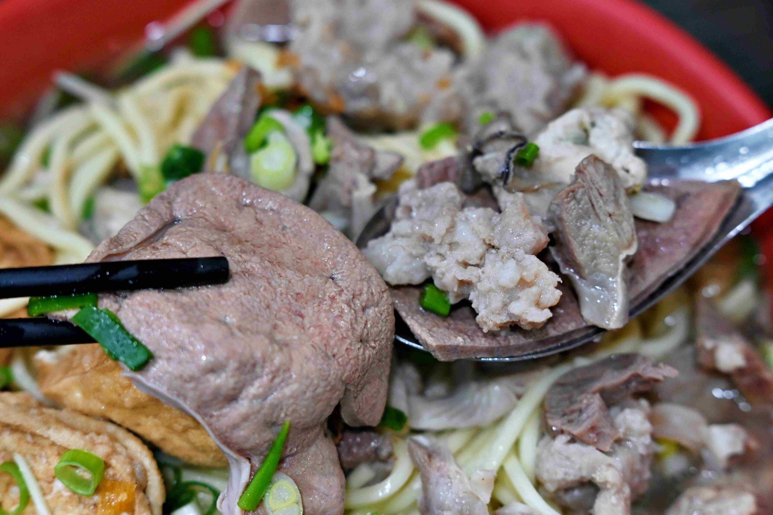 【永和美食】《龜叟の什錦麵》，電視報導認證的國寶級 50 年什錦麵推薦(菜單) @趙先生吃飯