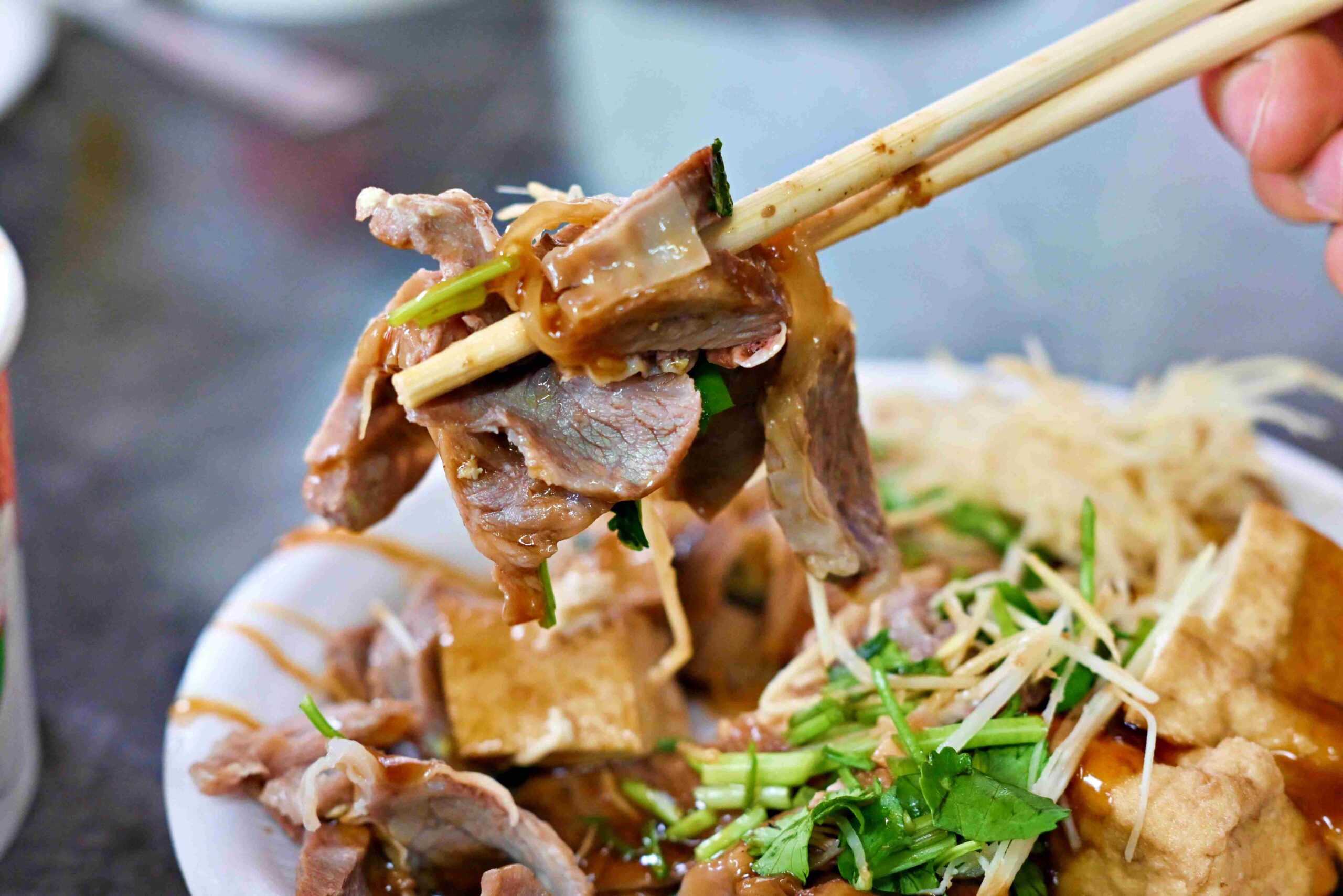 【新莊美食】四維市場米苔目，強得誇張、不宣傳也天天爆滿的實力派老攤推薦(菜單) @趙先生吃飯