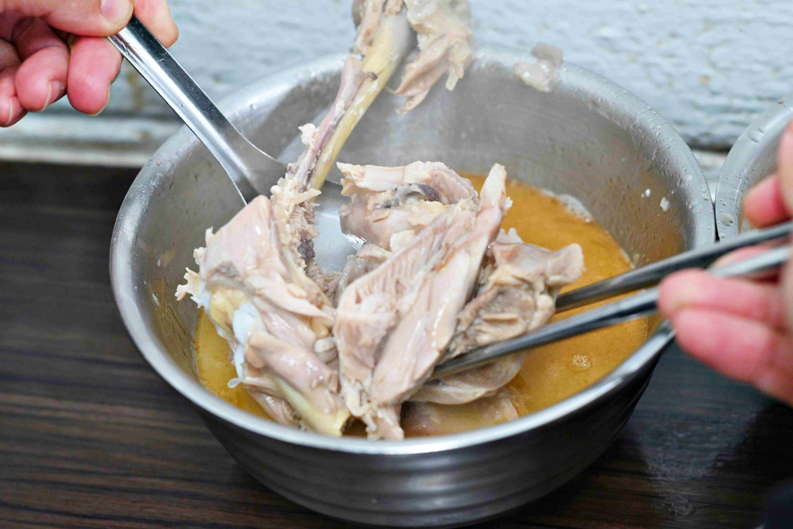 【南機場美食】阿男麻油雞，必喝米其林推薦濃郁甘甜的巨型麻油雞腿湯(菜單) @趙先生吃飯