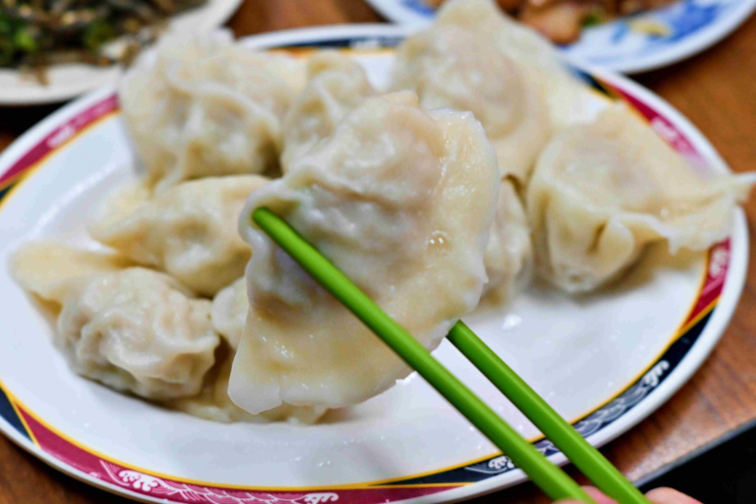 【南機場美食】來來水餃店，必吃豬肉大白菜韭菜內餡香濃飽滿推薦(菜單) @趙先生吃飯