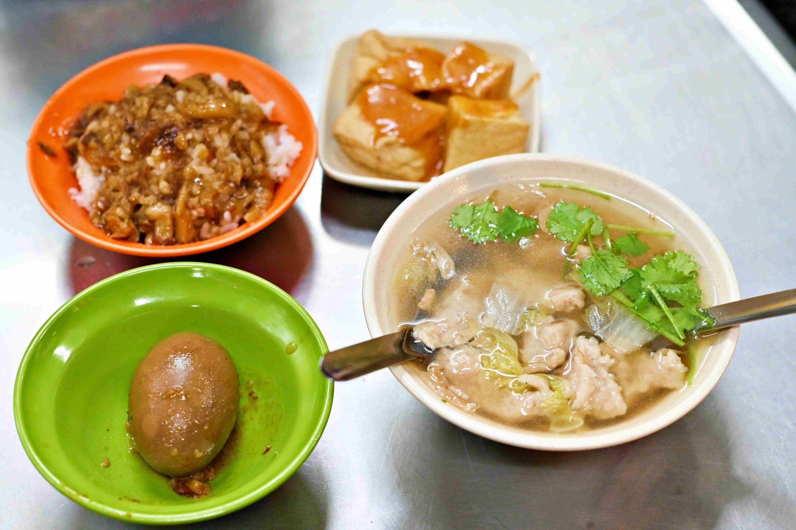 【基隆美食】天一香肉焿順,滷肉飯霸主,入口即化$25元,超滑順推薦(菜單) @趙先生吃飯 【基隆美食】天一香肉焿順,滷肉飯霸主,入口即化$25元,超滑順推薦(菜單) @趙先生吃飯