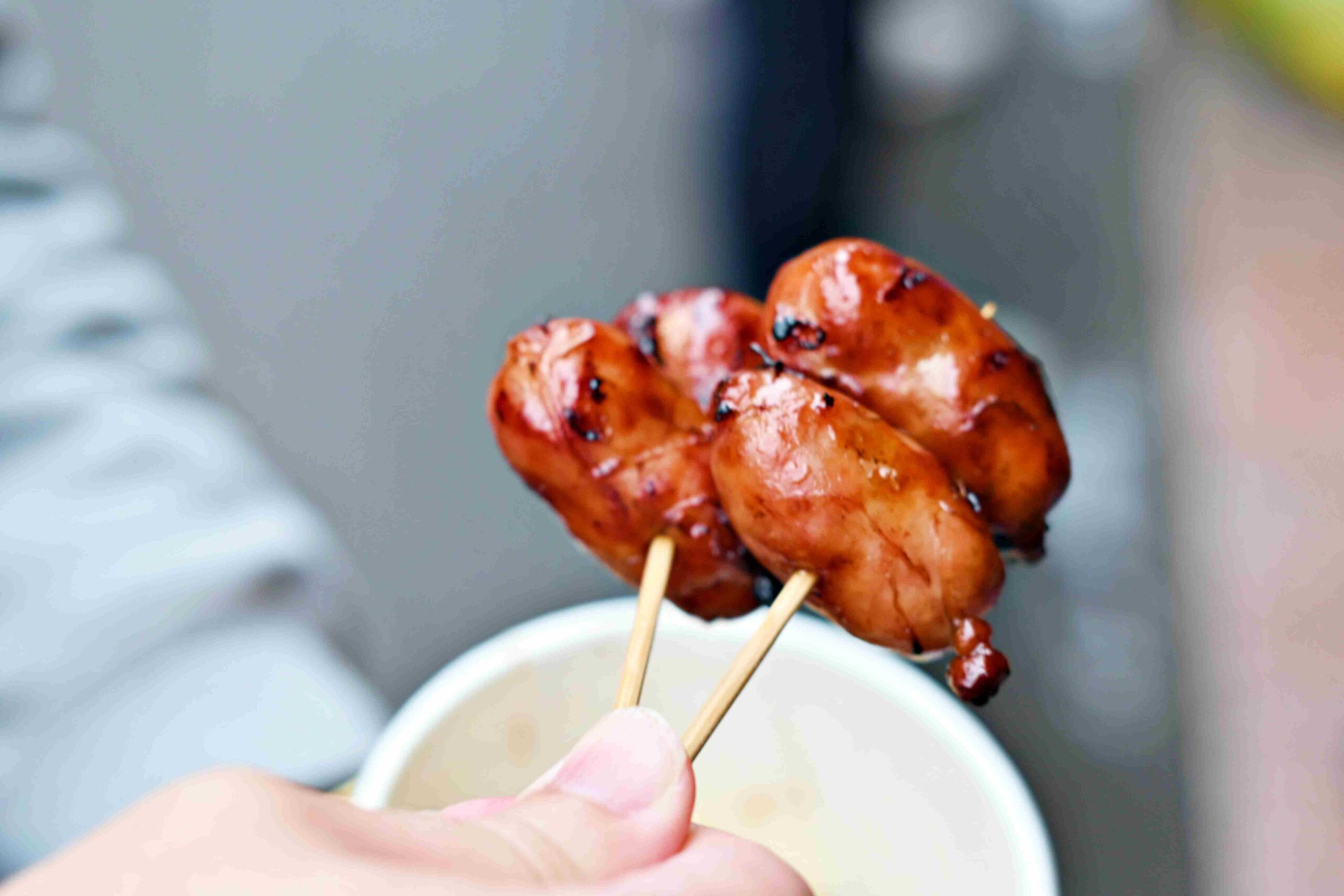 【基隆美食】世盛一口吃香腸，基隆廟口必吃炭烤香腸推薦(菜單) @趙先生吃飯