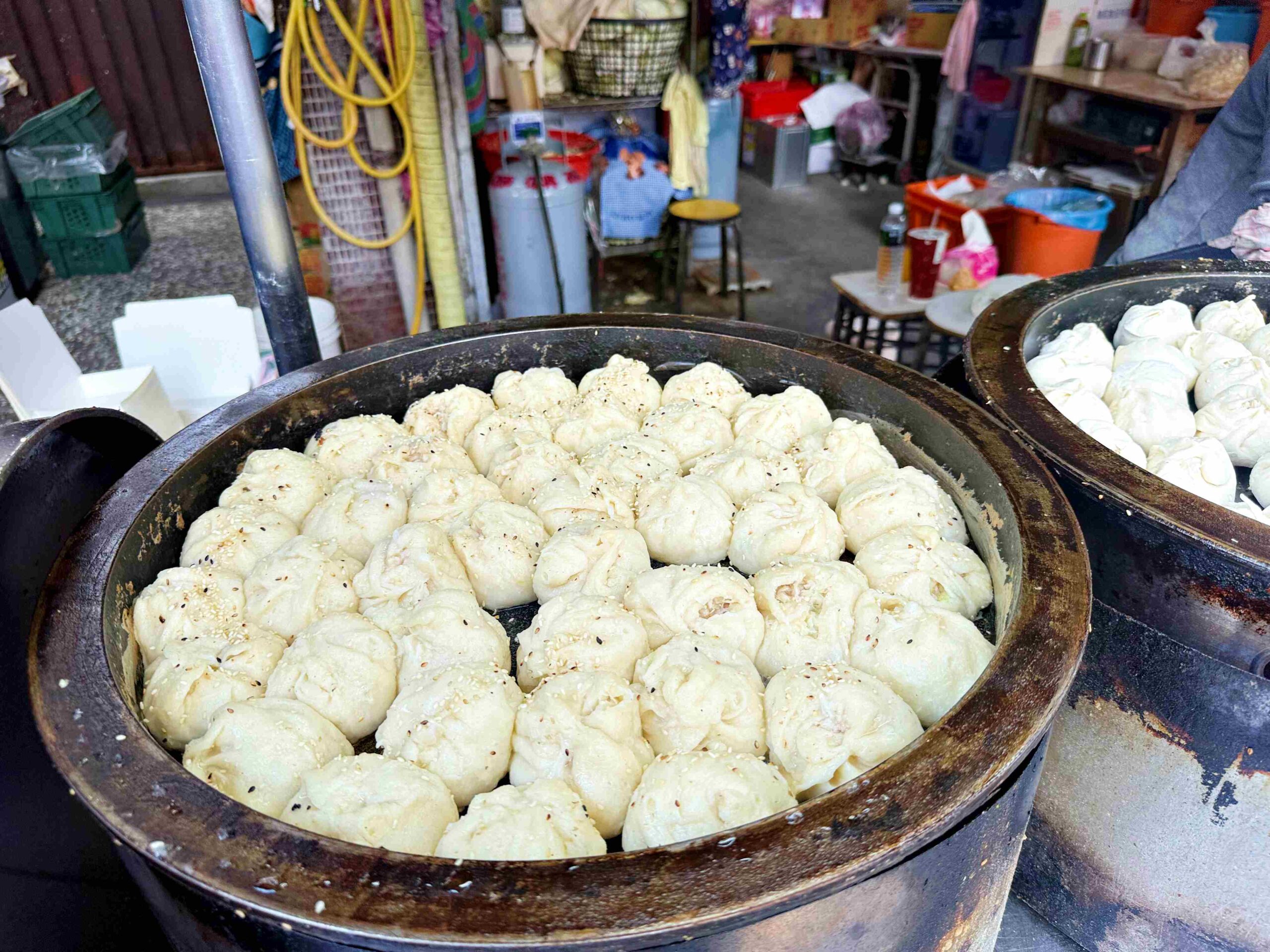 【北投美食】石牌無名生煎包，30年老店現包現點現煎，帶有麻油香氣推薦 (菜單) @趙先生吃飯