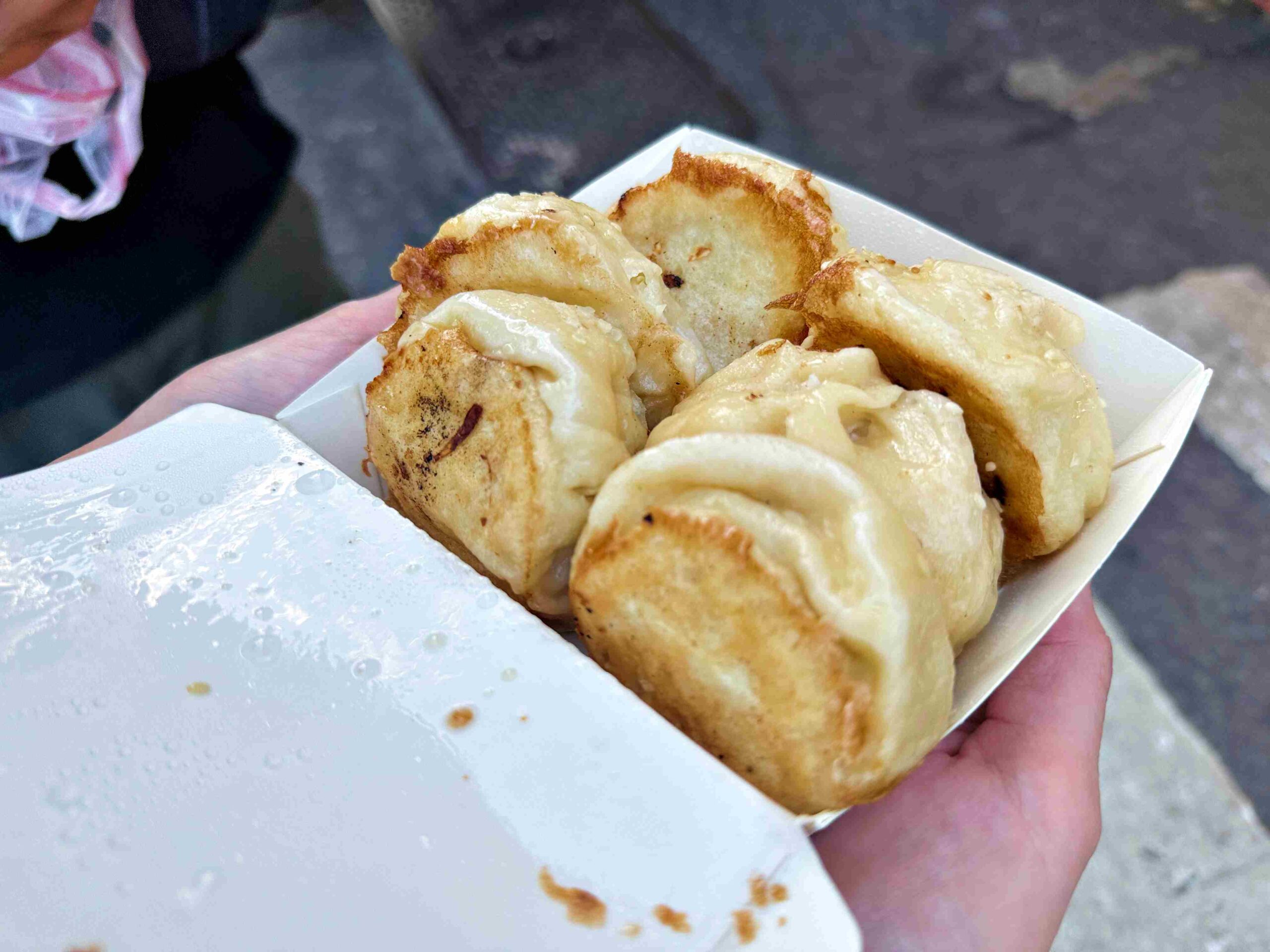 【北投美食】石牌無名生煎包，30年老店現包現點現煎，帶有麻油香氣推薦 (菜單) @趙先生吃飯